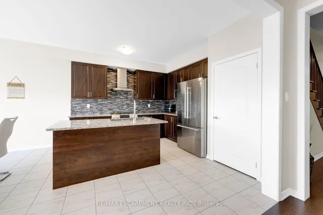 Additional property image - 12 Midhurst Hts