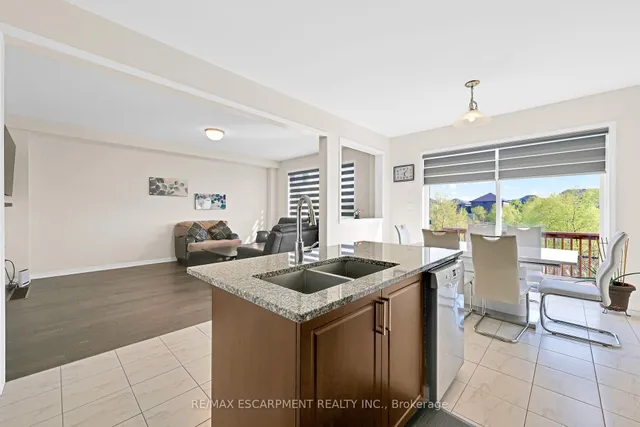 Additional property image - 12 Midhurst Hts