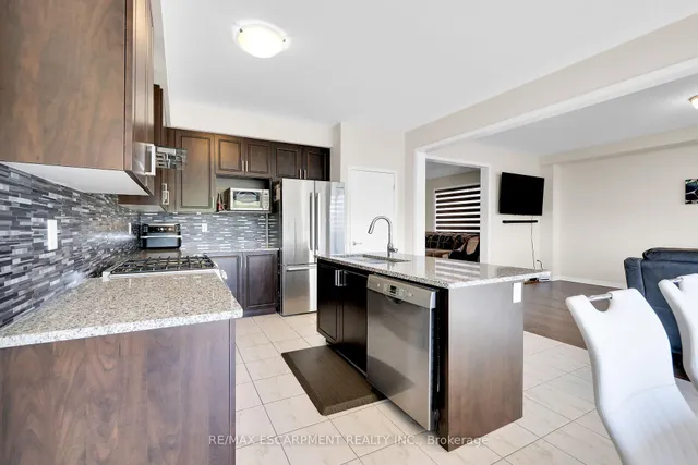 Additional property image - 12 Midhurst Hts