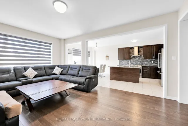 Additional property image - 12 Midhurst Hts