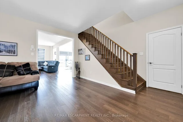 Additional property image - 12 Midhurst Hts
