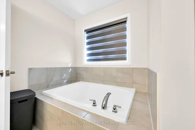 Additional property image - 12 Midhurst Hts