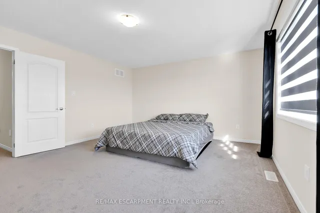 Additional property image - 12 Midhurst Hts