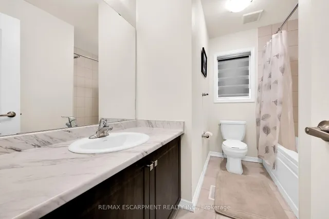 Additional property image - 12 Midhurst Hts