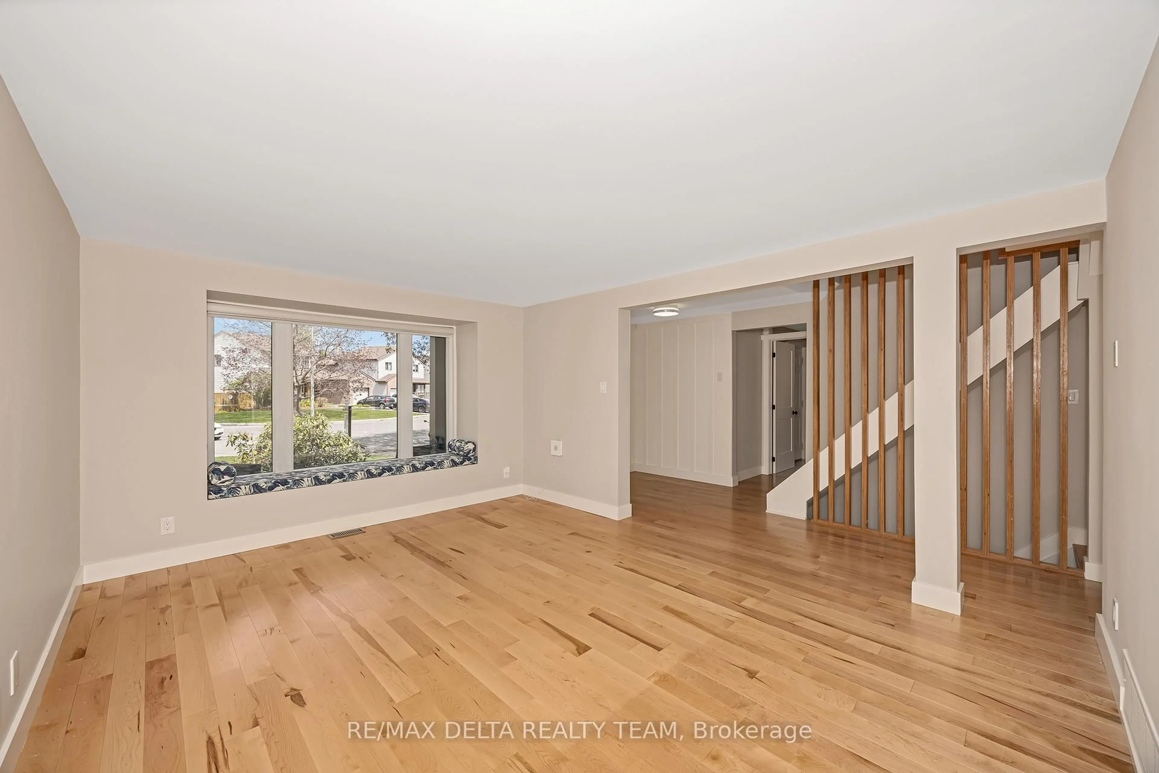 Unknown for 377 Duvernay Dr, Ottawa Ontario K1E 2N7