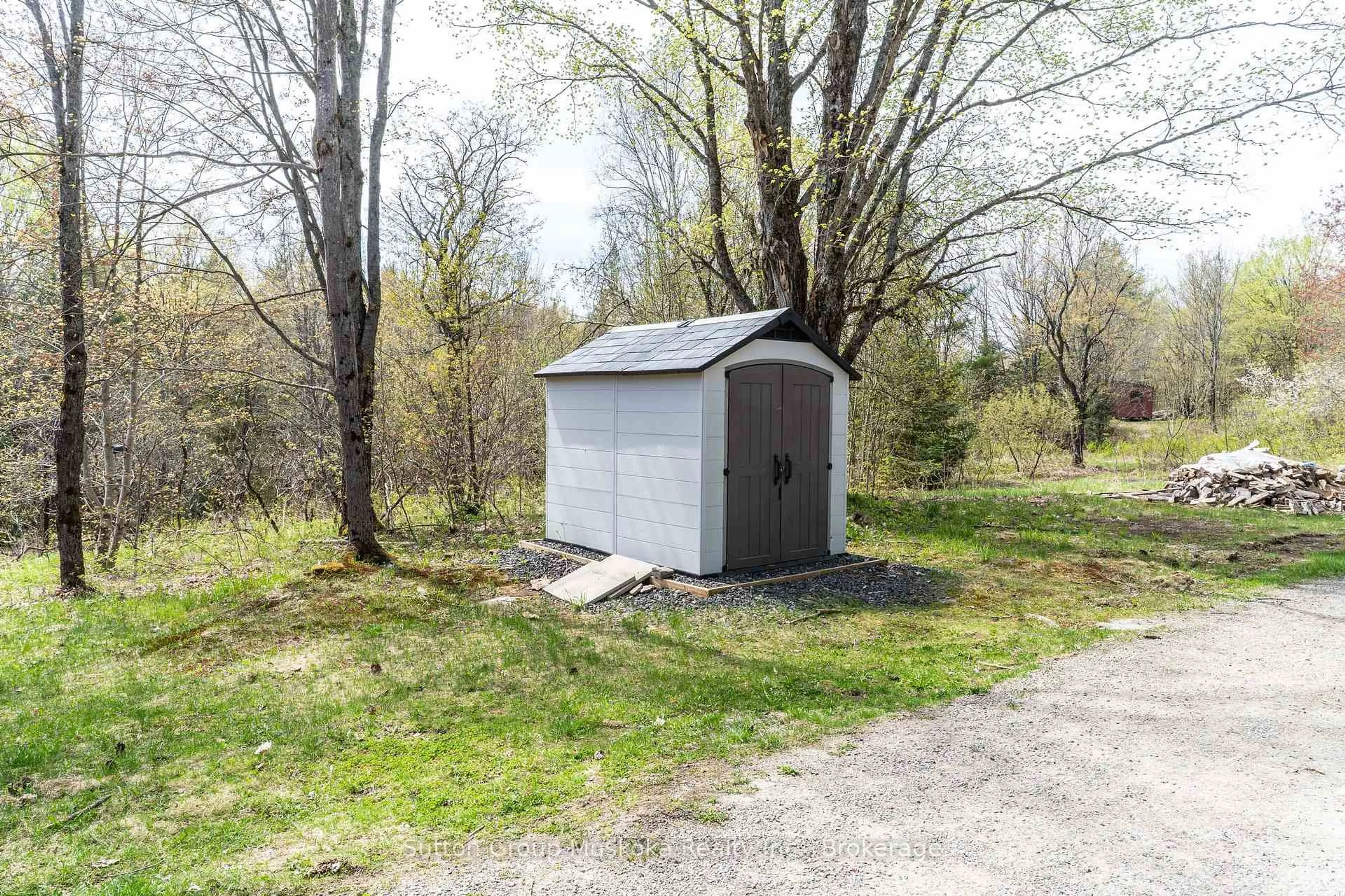 Shed for 1667 Paint Lake Rd, Lake of Bays Ontario P0A 1E0