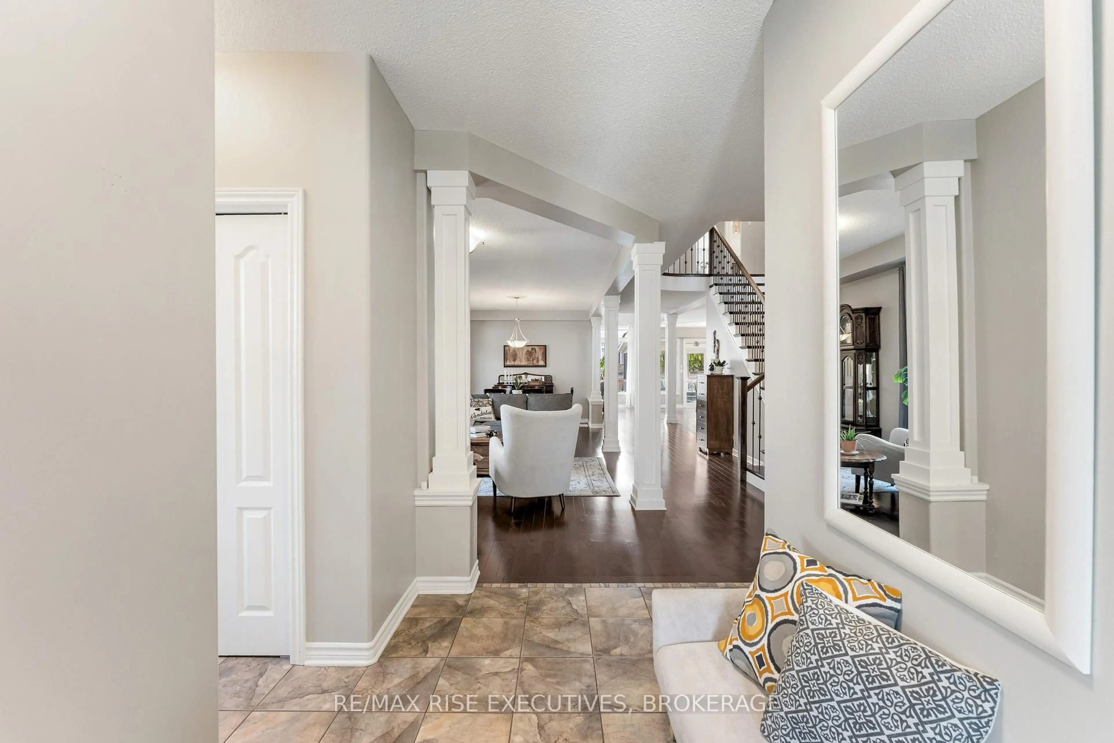 Indoor entryway for 1707 REGINALD BART Dr, Kingston Ontario K7K 0E7
