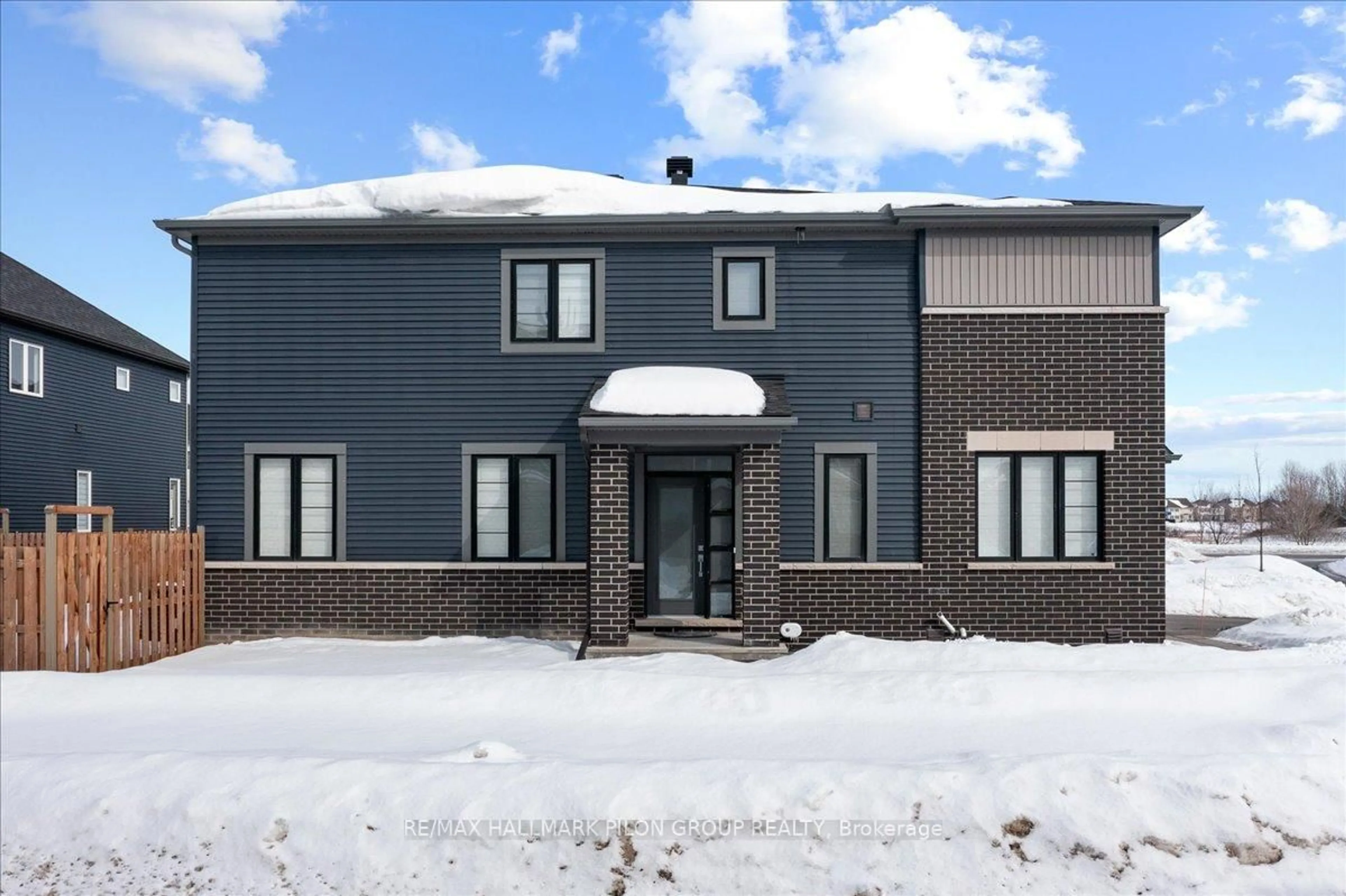 Home with brick exterior material, building for 29 Watchim St, Orleans Ontario K4A 5K6