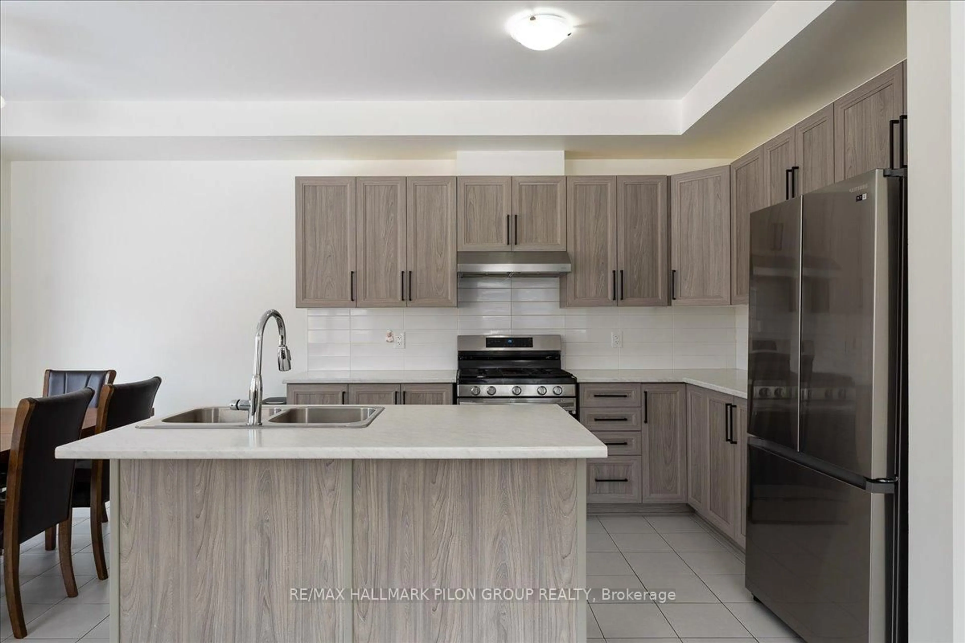 Standard kitchen, unknown for 29 Watchim St, Orleans Ontario K4A 5K6