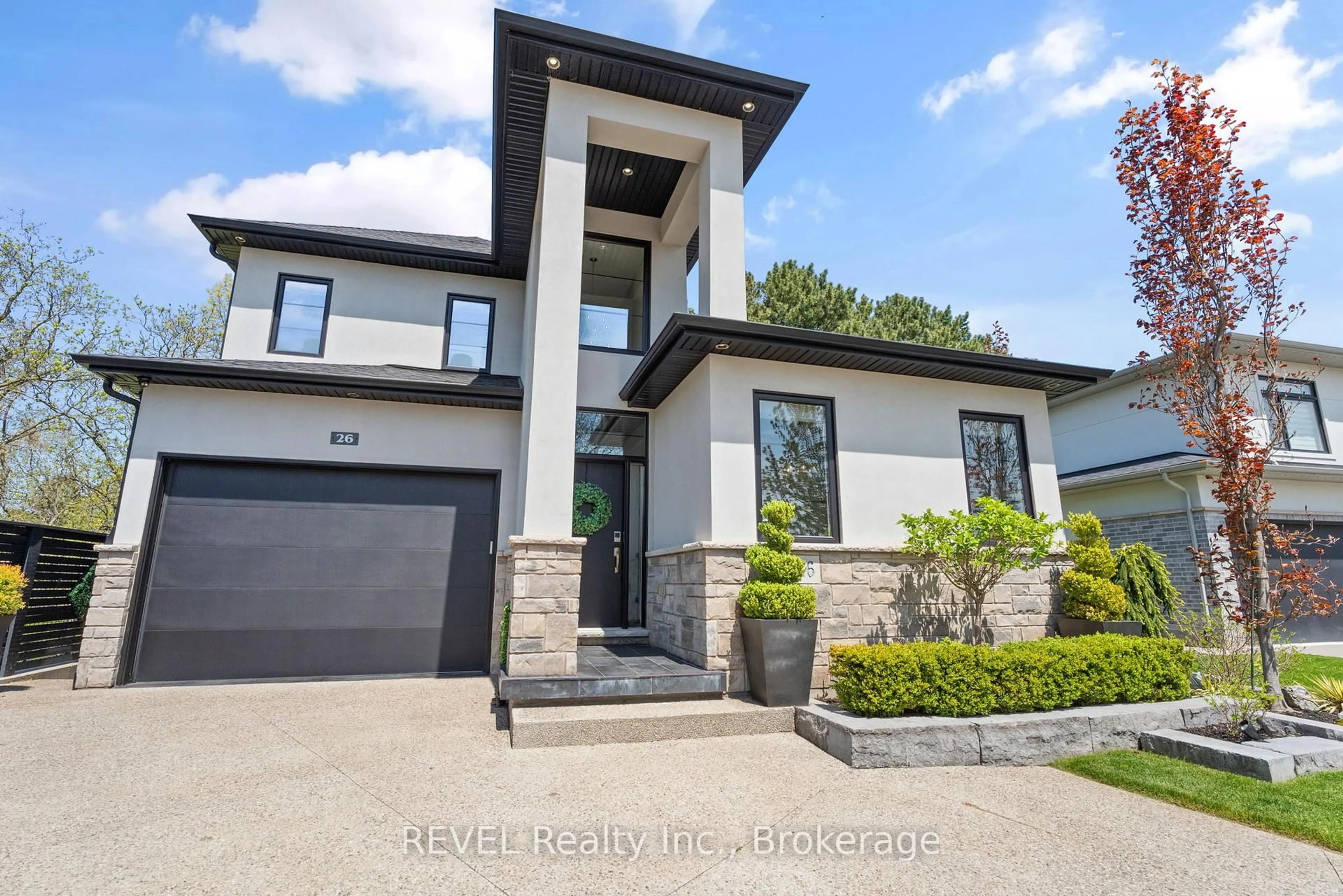Home with brick exterior material, street for 26 Olde School Crt, St. Catharines Ontario L2N 0B1