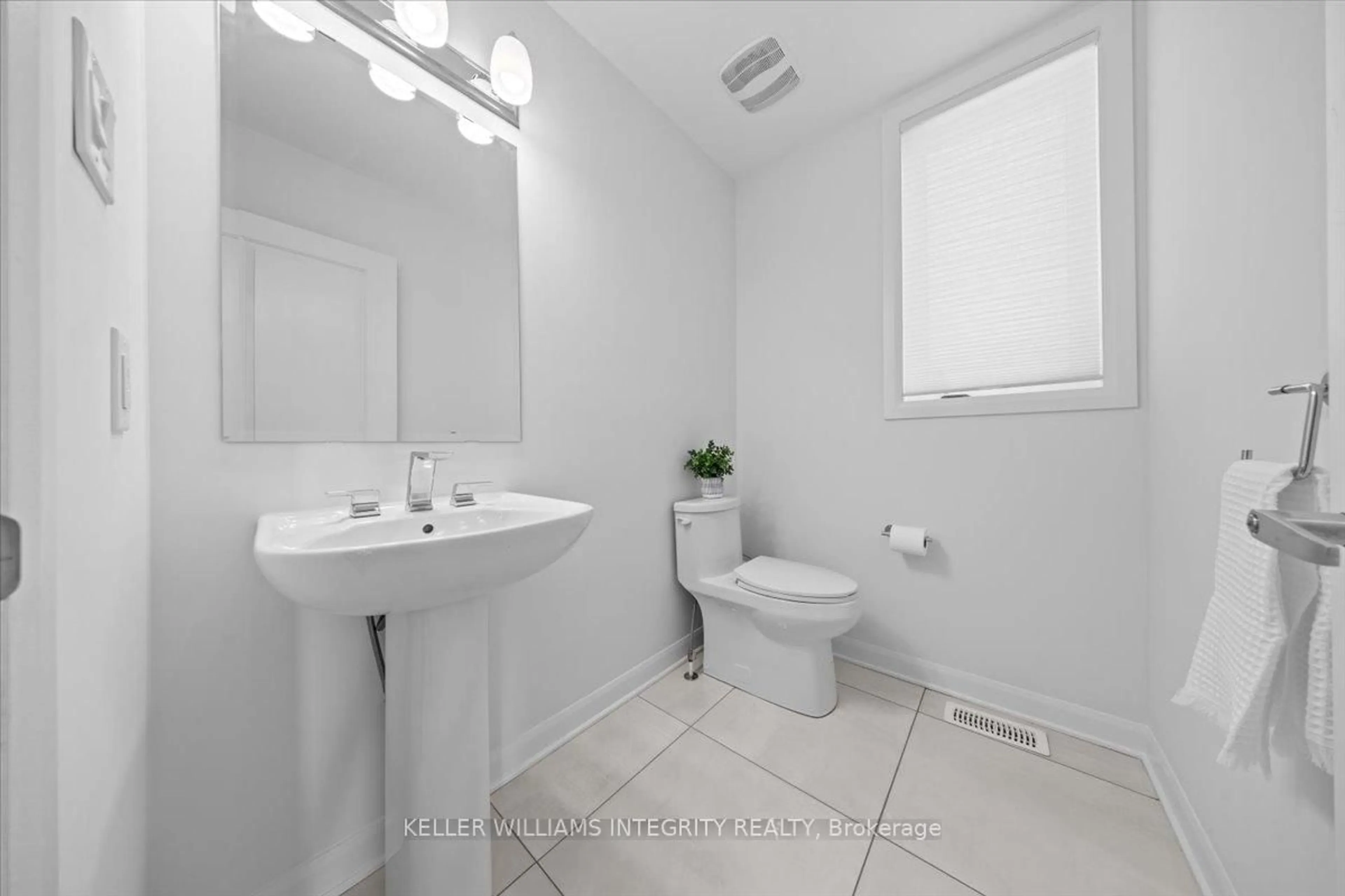 Standard bathroom, ceramic/tile floor for 1002 Jubilation Crt, Ottawa Ontario K4A 5K5