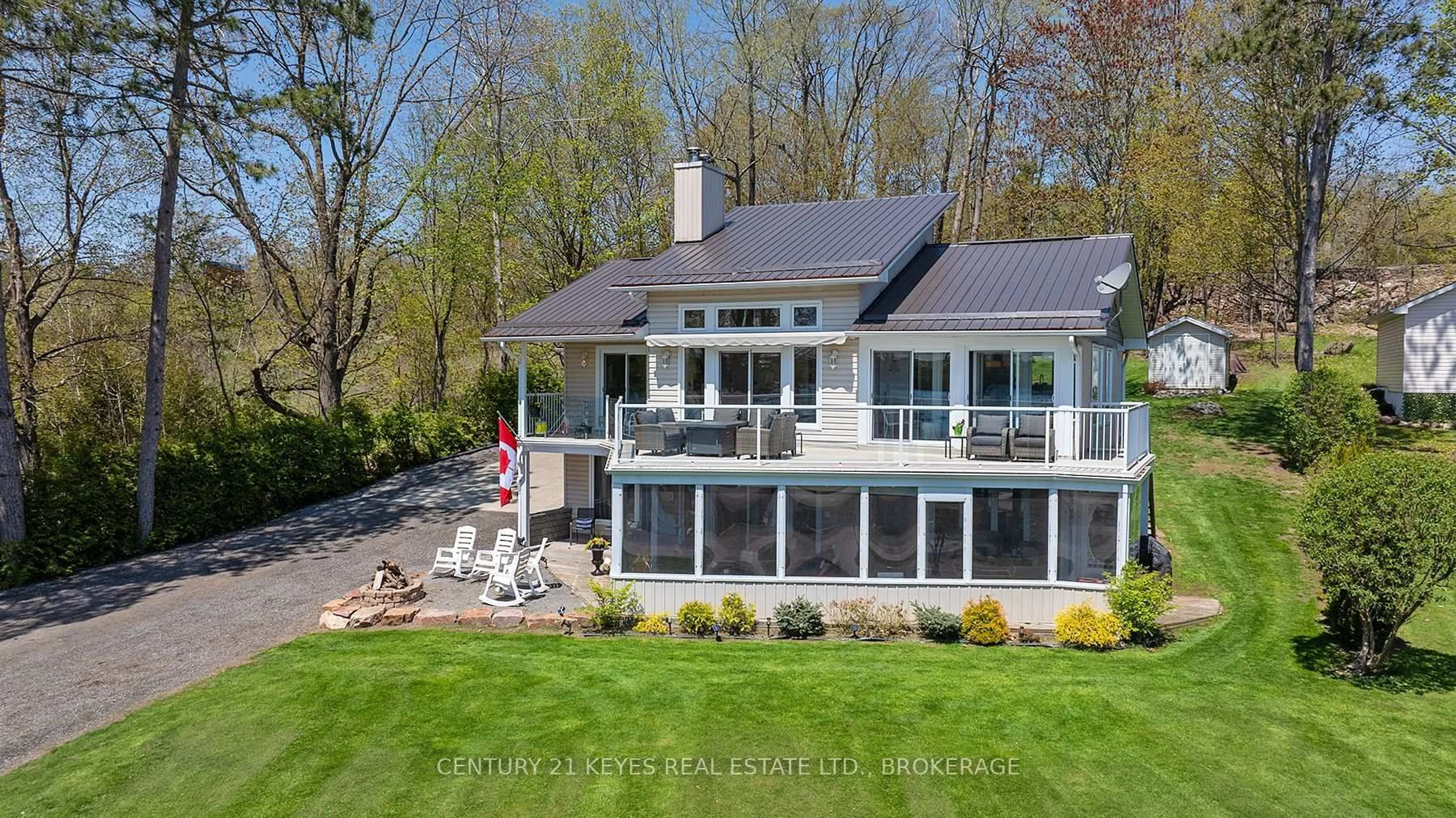 A pic from outside/outdoor area/front of a property/back of a property/a pic from drone, water/lake/river/ocean view for 130 Ivy Lea Rd, Front of Leeds & Seeleys Bay Ontario K0E 1L0