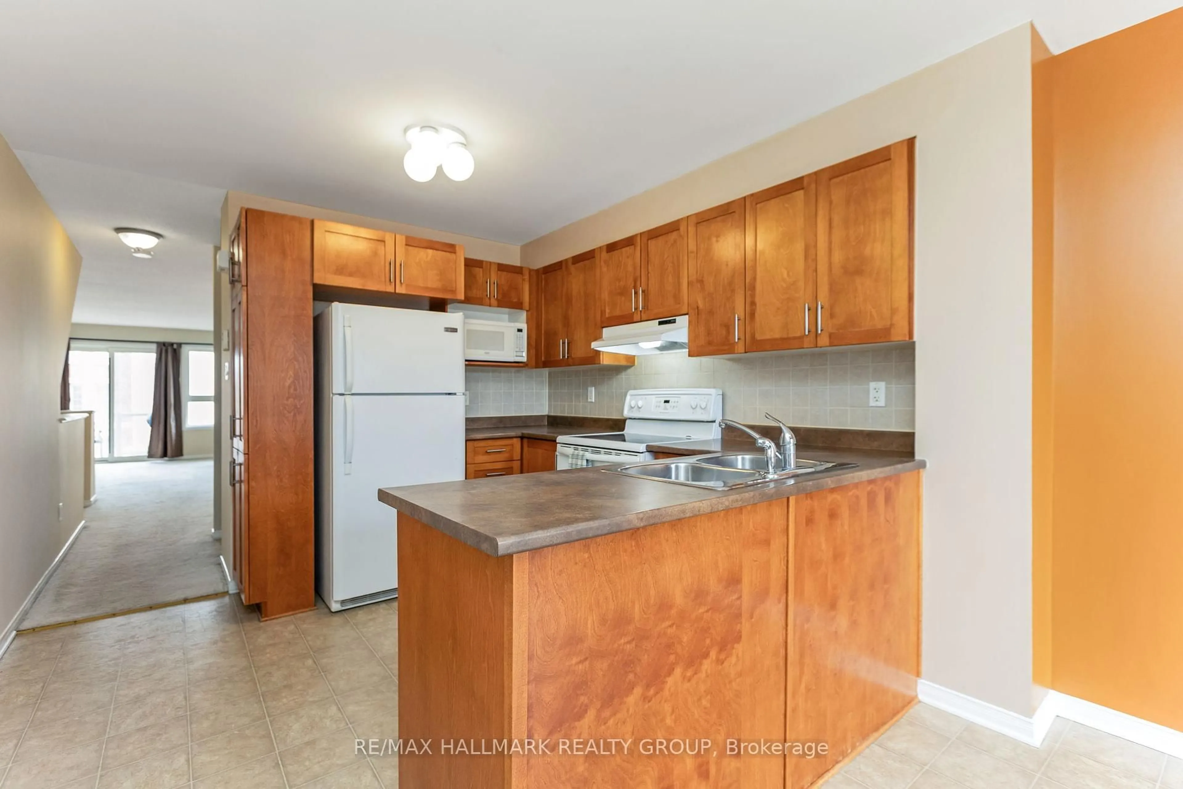 Standard kitchen, unknown for 896 Longfields Dr, Ottawa Ontario K2J 5K6