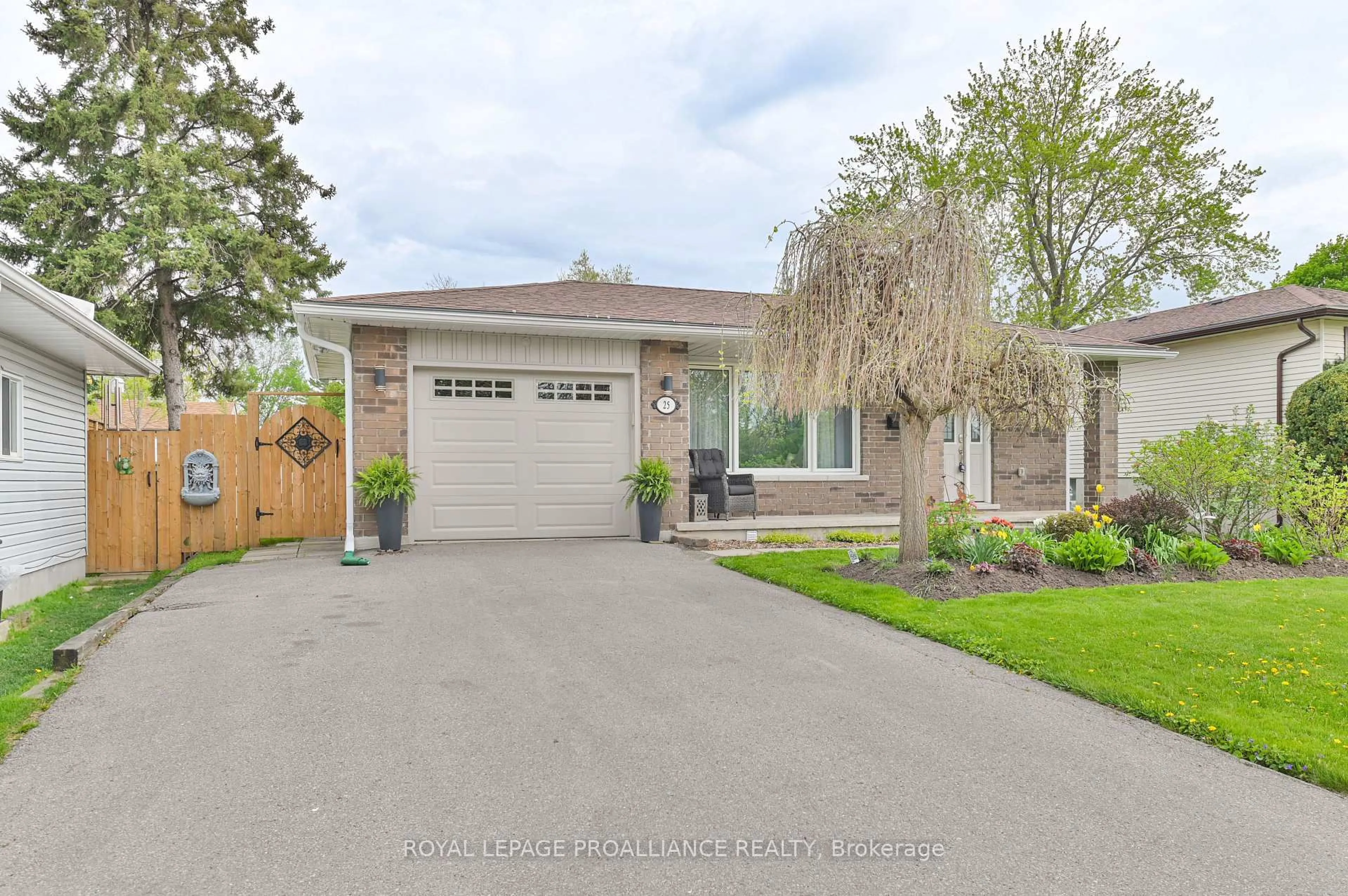 Home with brick exterior material, street for 25 Cascade Blvd, Belleville Ontario K8P 4R6
