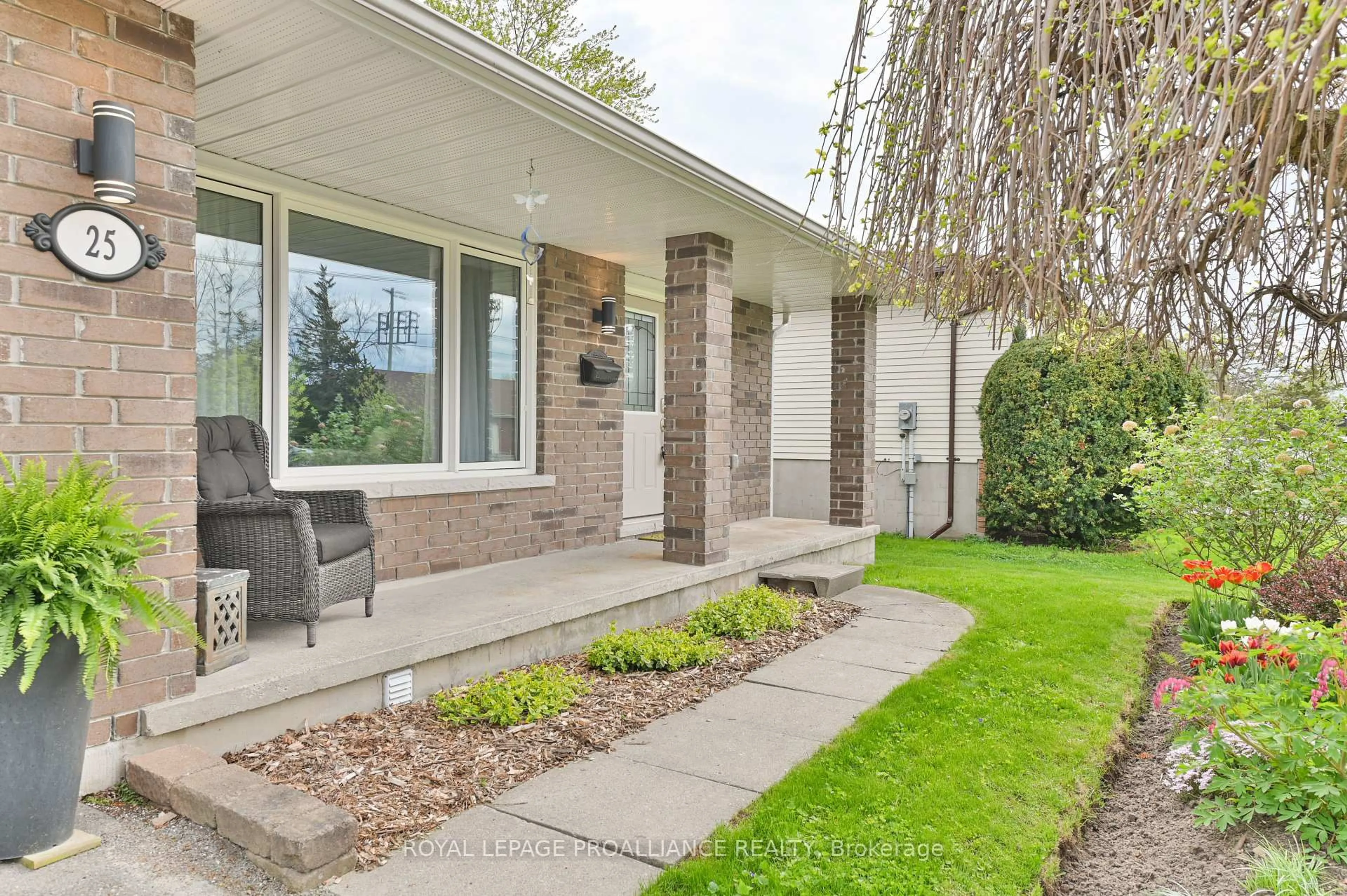 Unknown for 25 Cascade Blvd, Belleville Ontario K8P 4R6