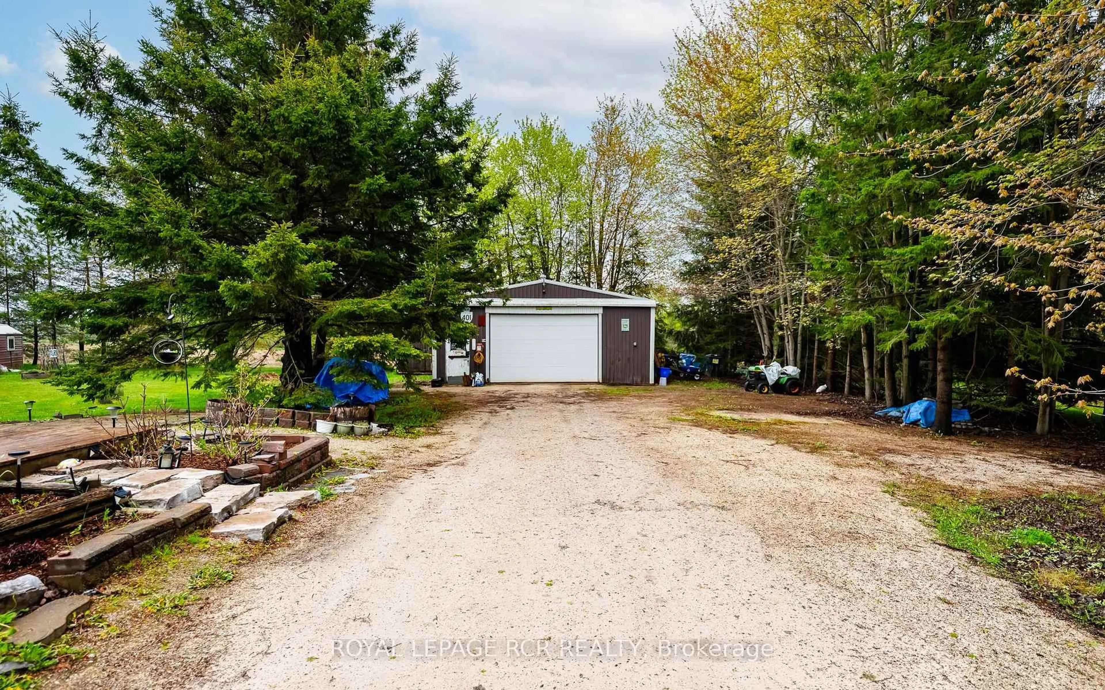 A pic from outside/outdoor area/front of a property/back of a property/a pic from drone, street for 433409 4th Line, Amaranth Ontario L9W 0P2