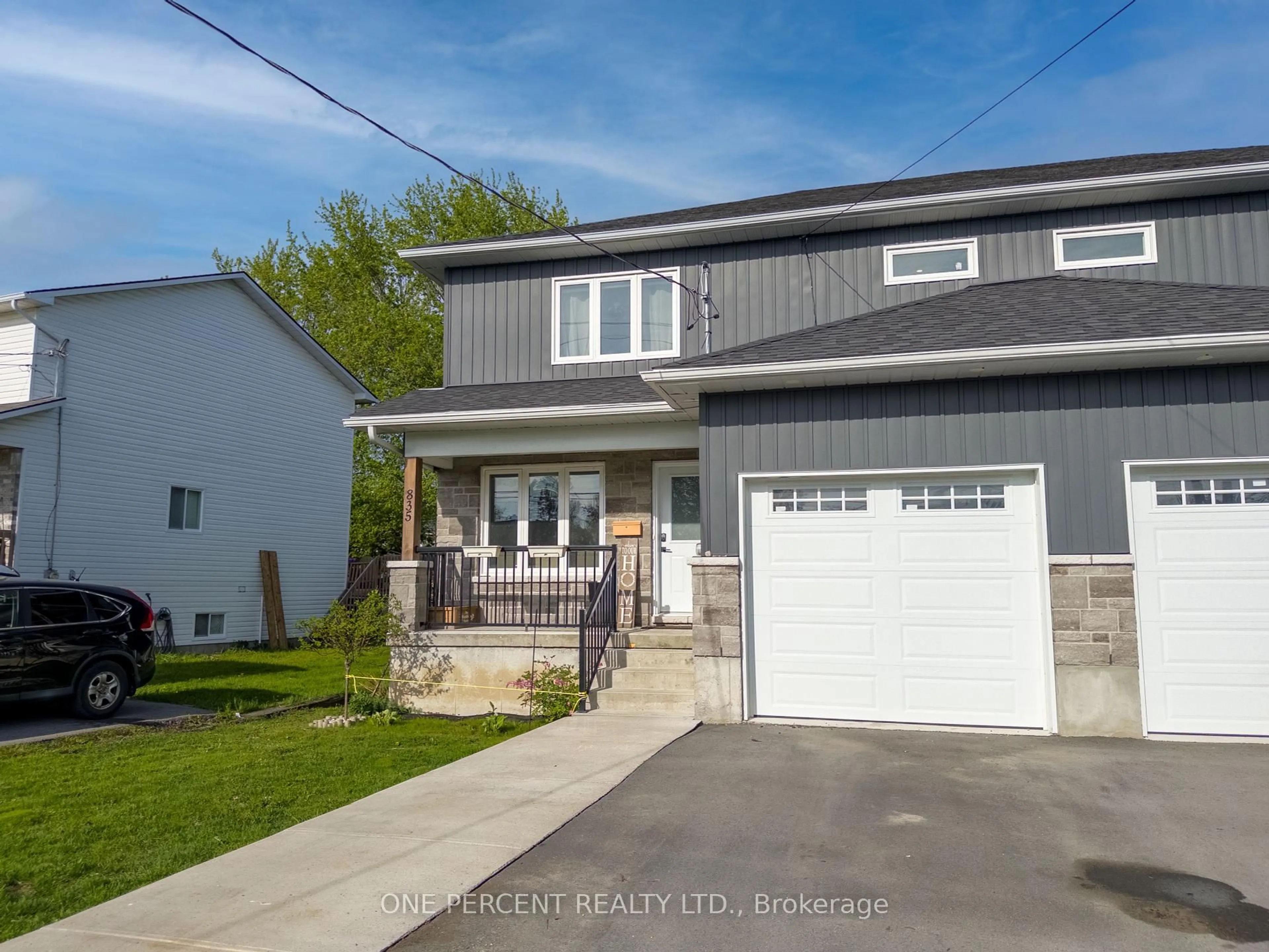 Unknown for 835 Queen St, Gananoque Ontario K7G 2B5