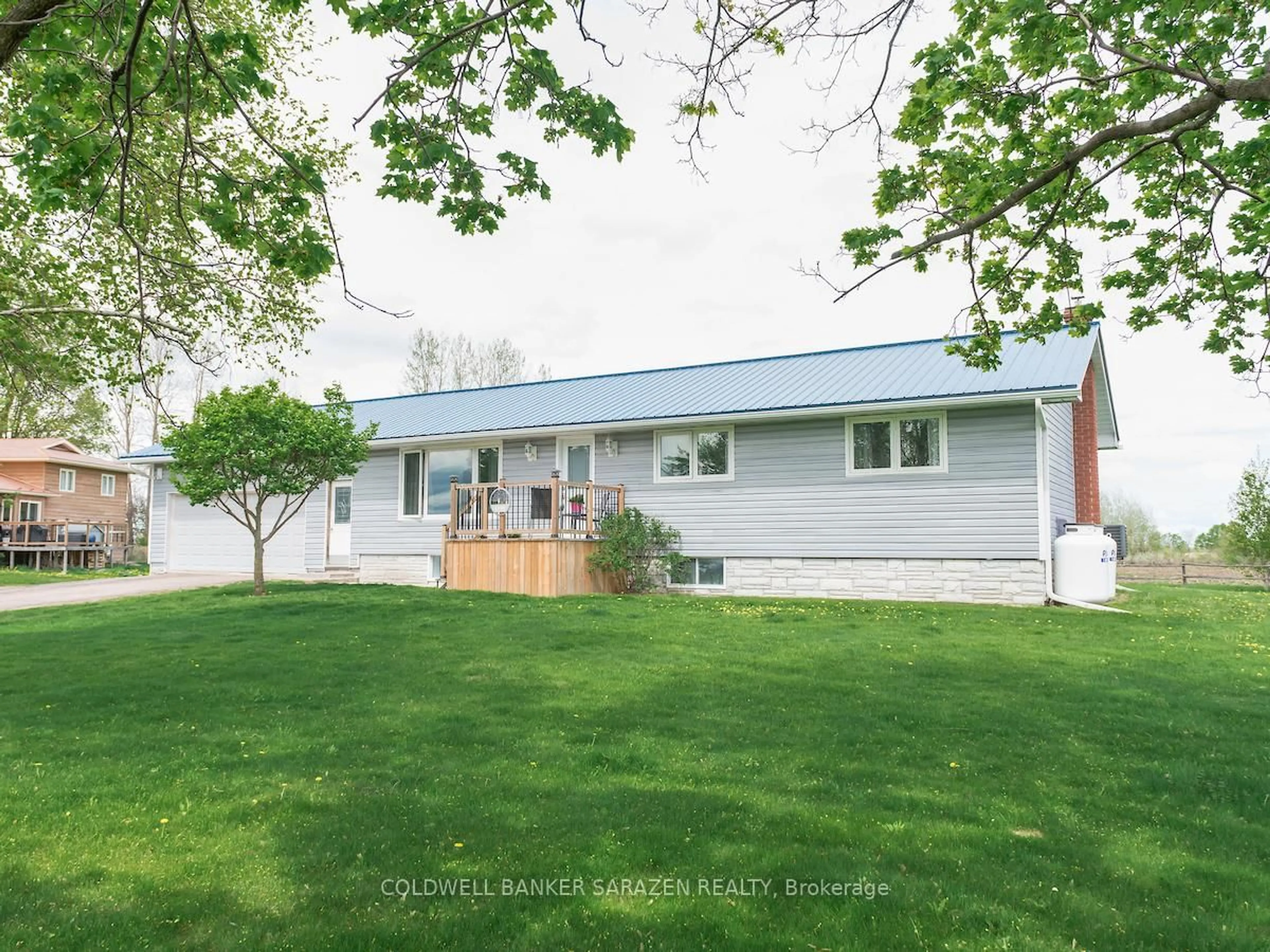 Home with vinyl exterior material, unknown for 400 Keatley Rd, Ottawa Ontario K7S 3G7