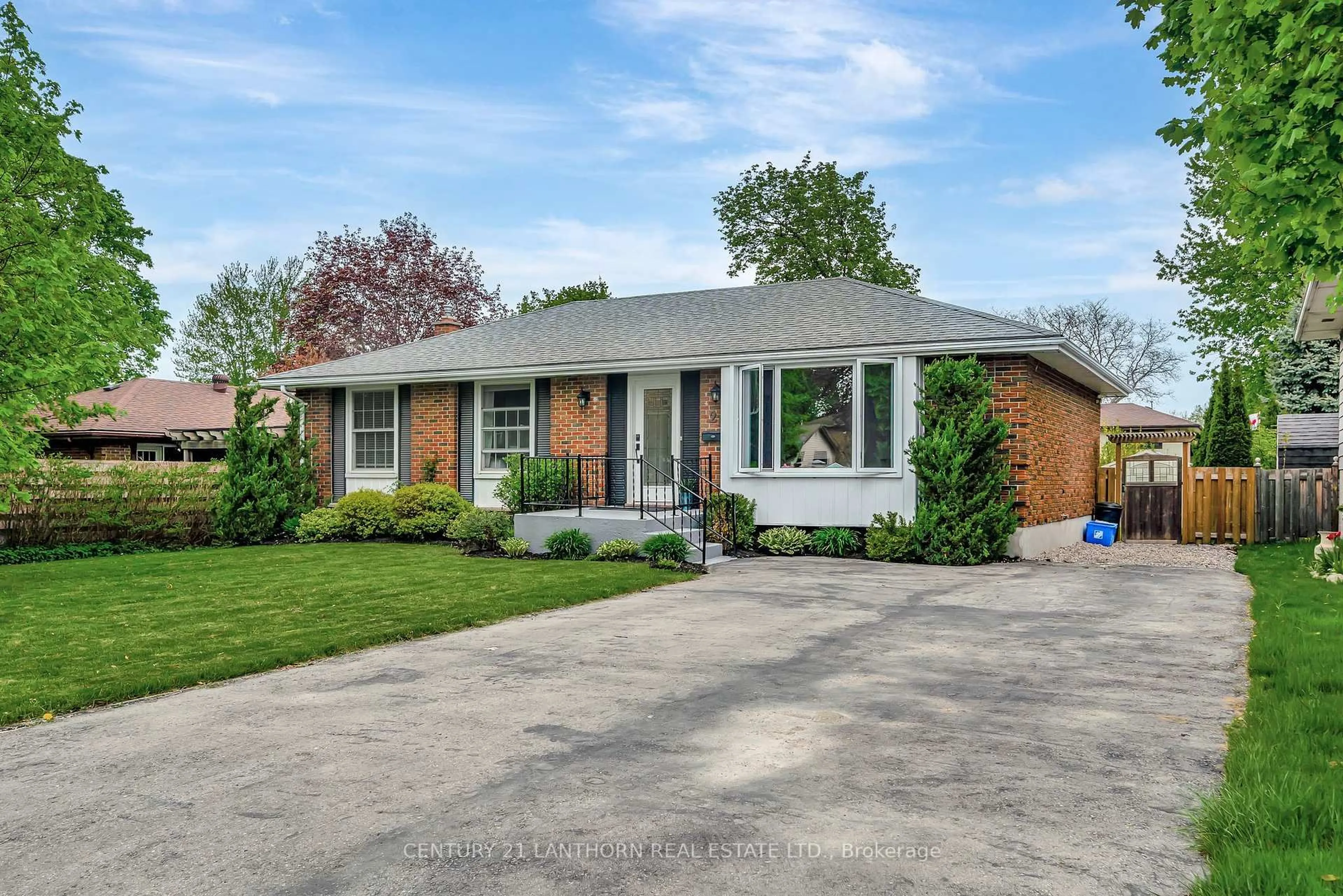 Home with brick exterior material, street for 21 Glenarden Cres, Belleville Ontario K8P 2B9