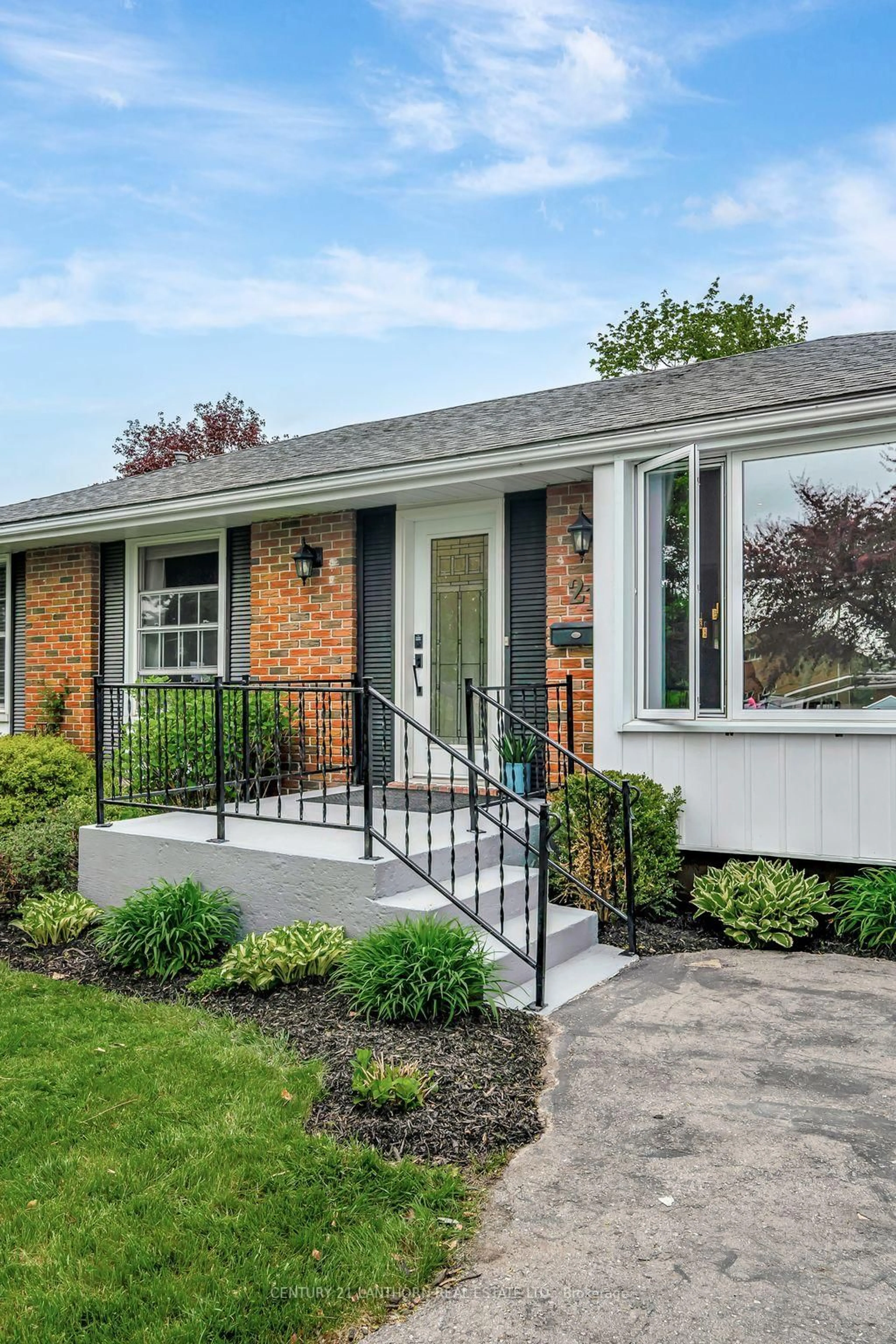 Home with brick exterior material, street for 21 Glenarden Cres, Belleville Ontario K8P 2B9