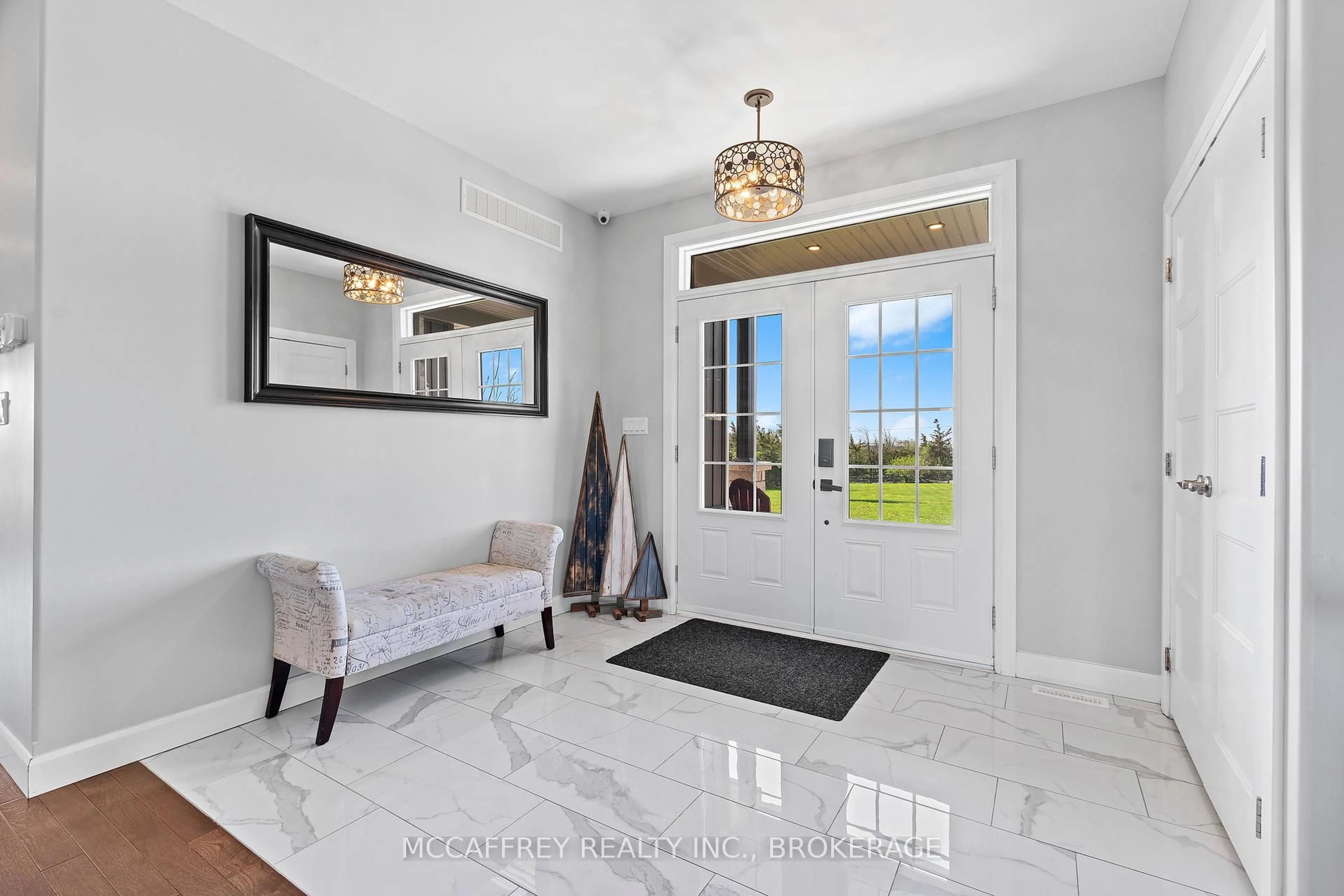 Indoor entryway for 573 Glennelm Rd, Greater Napanee Ontario K0K 2W0