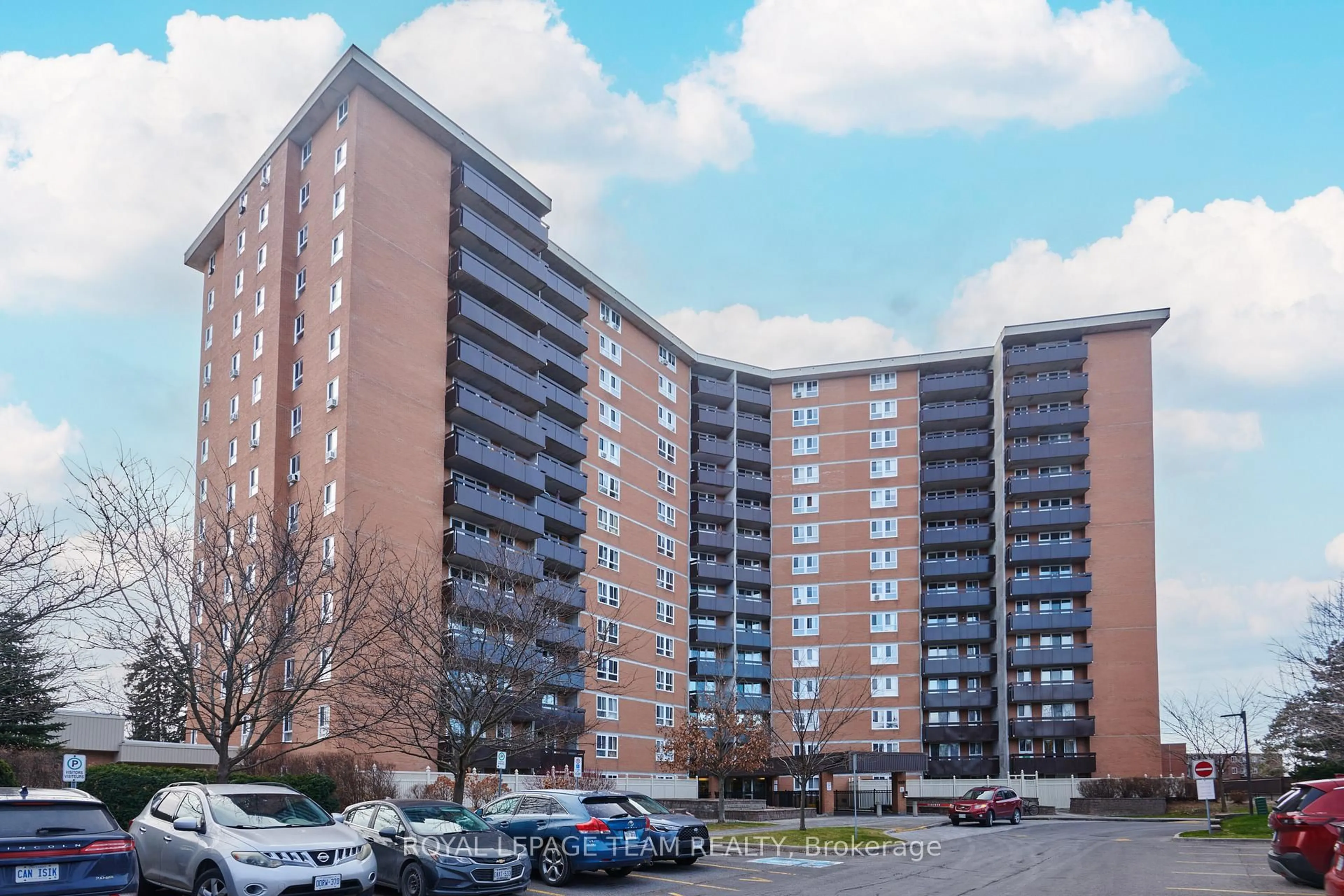 Unknown for 2000 Jasmine Cres #811, Ottawa Ontario K1J 8K4
