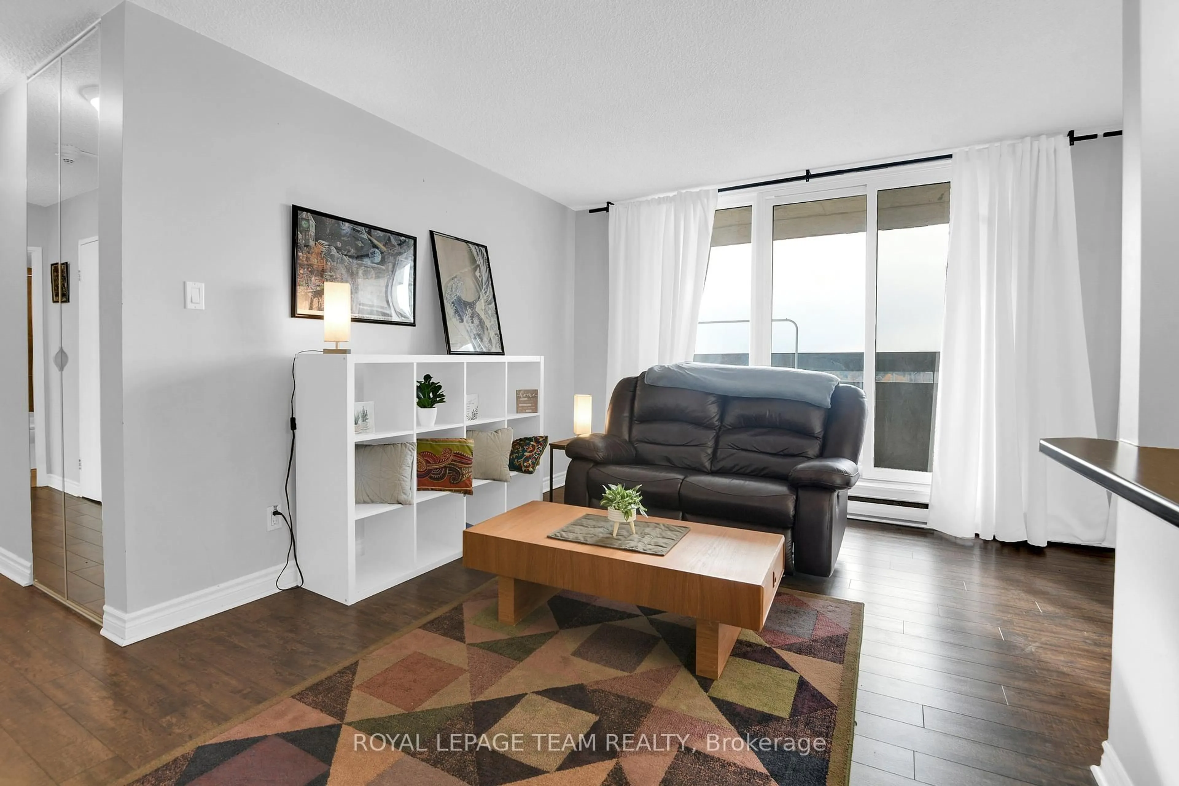 Living room with furniture, unknown for 2000 Jasmine Cres #811, Ottawa Ontario K1J 8K4