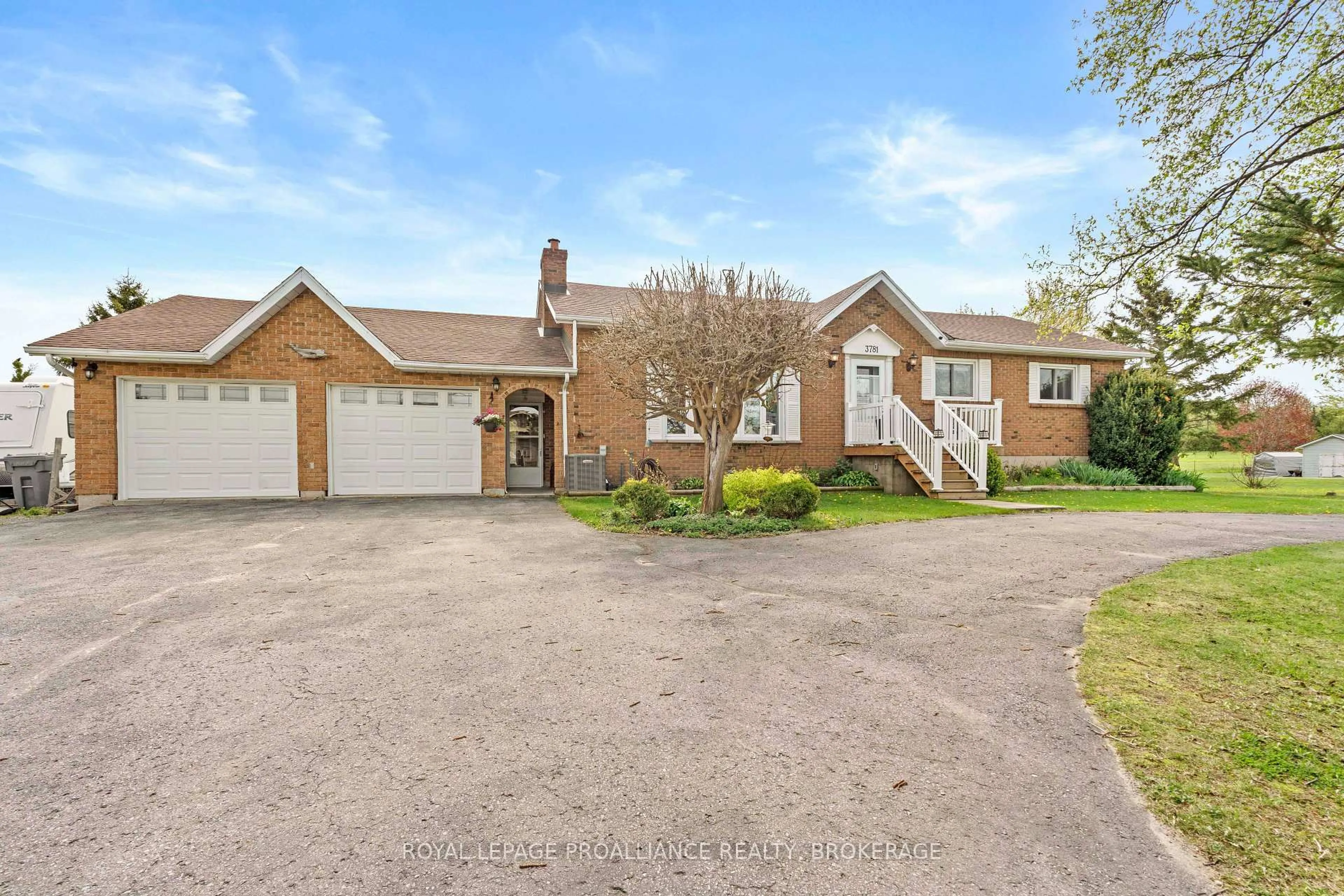 A pic from outside/outdoor area/front of a property/back of a property/a pic from drone, unknown for 3781 Holmes Rd, Inverary Ontario K0H 1X0