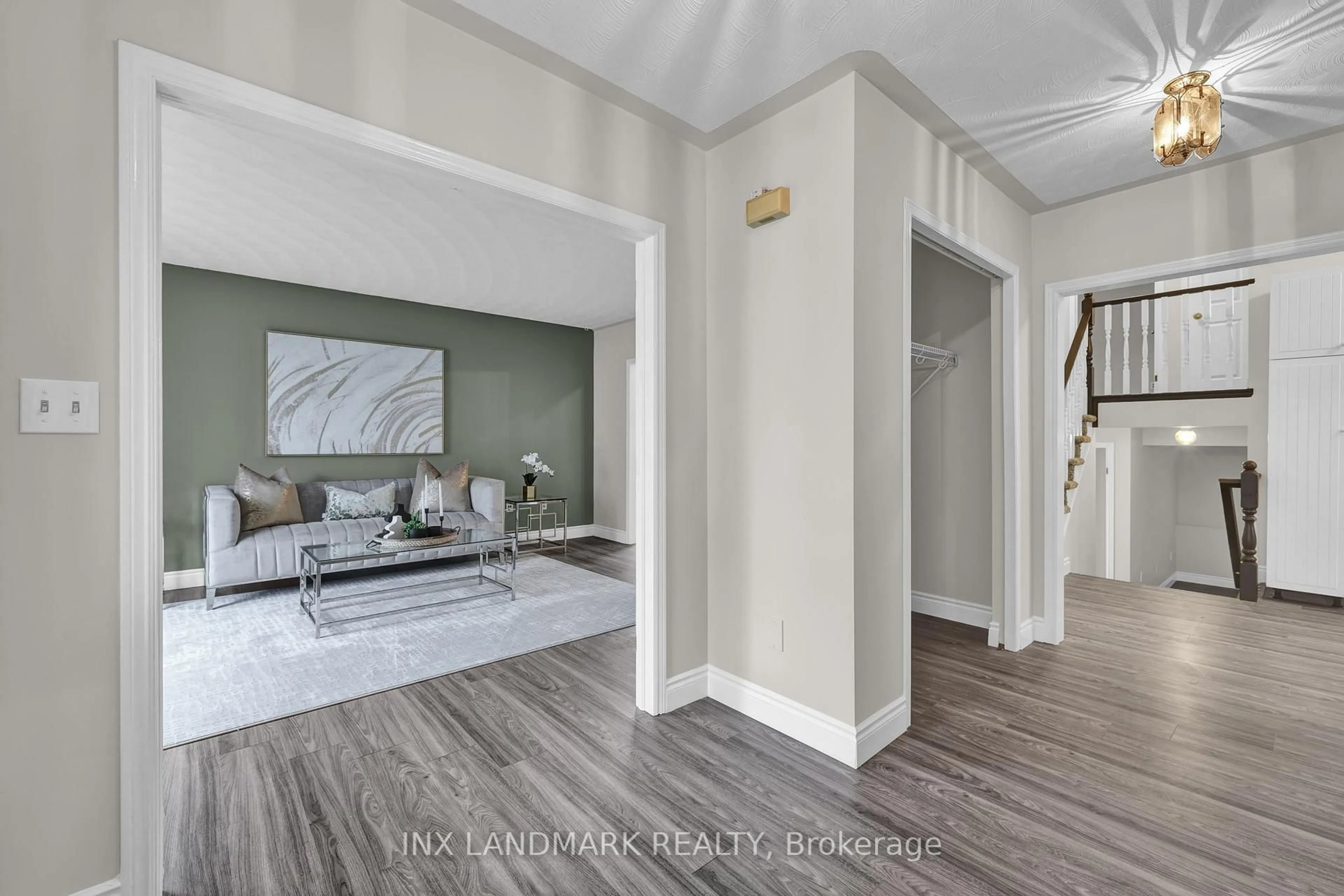 Indoor entryway for 39 Leslie Ave, Norfolk Ontario N0A 1N4