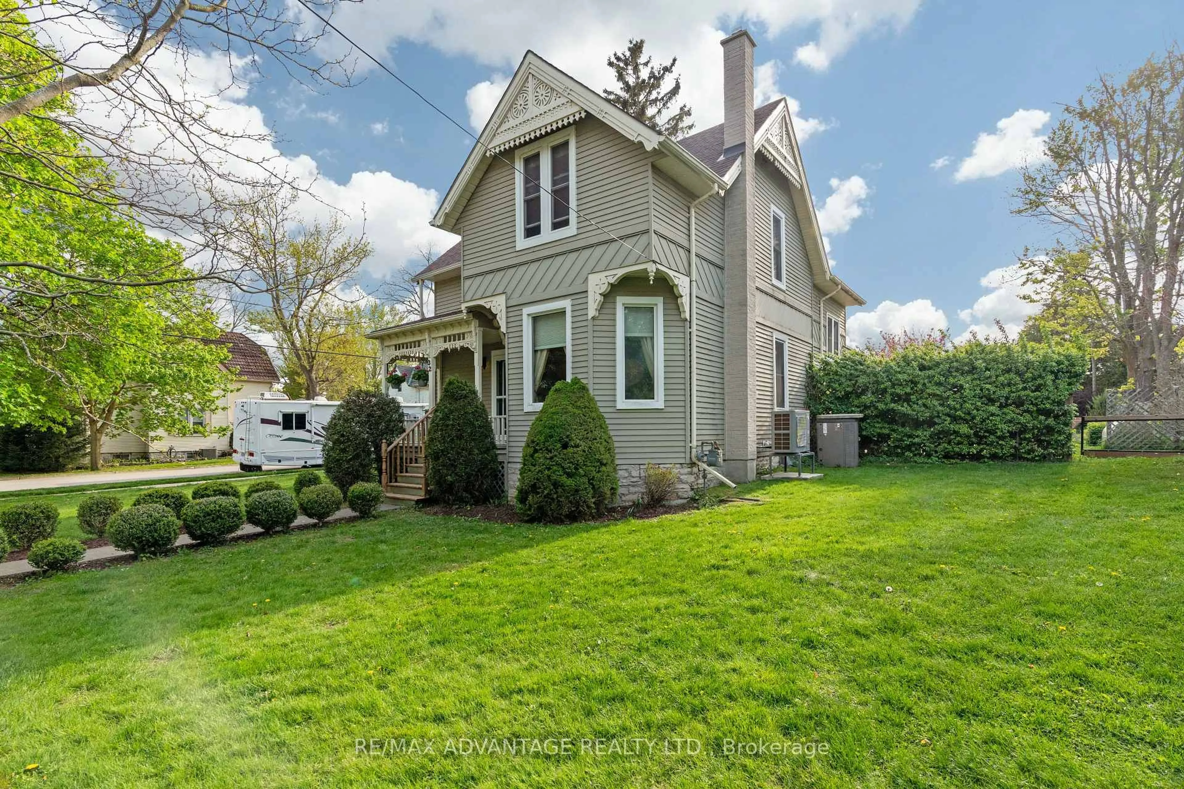Home with vinyl exterior material, street for 32 St Andrew St, St. Marys Ontario N4X 1B2
