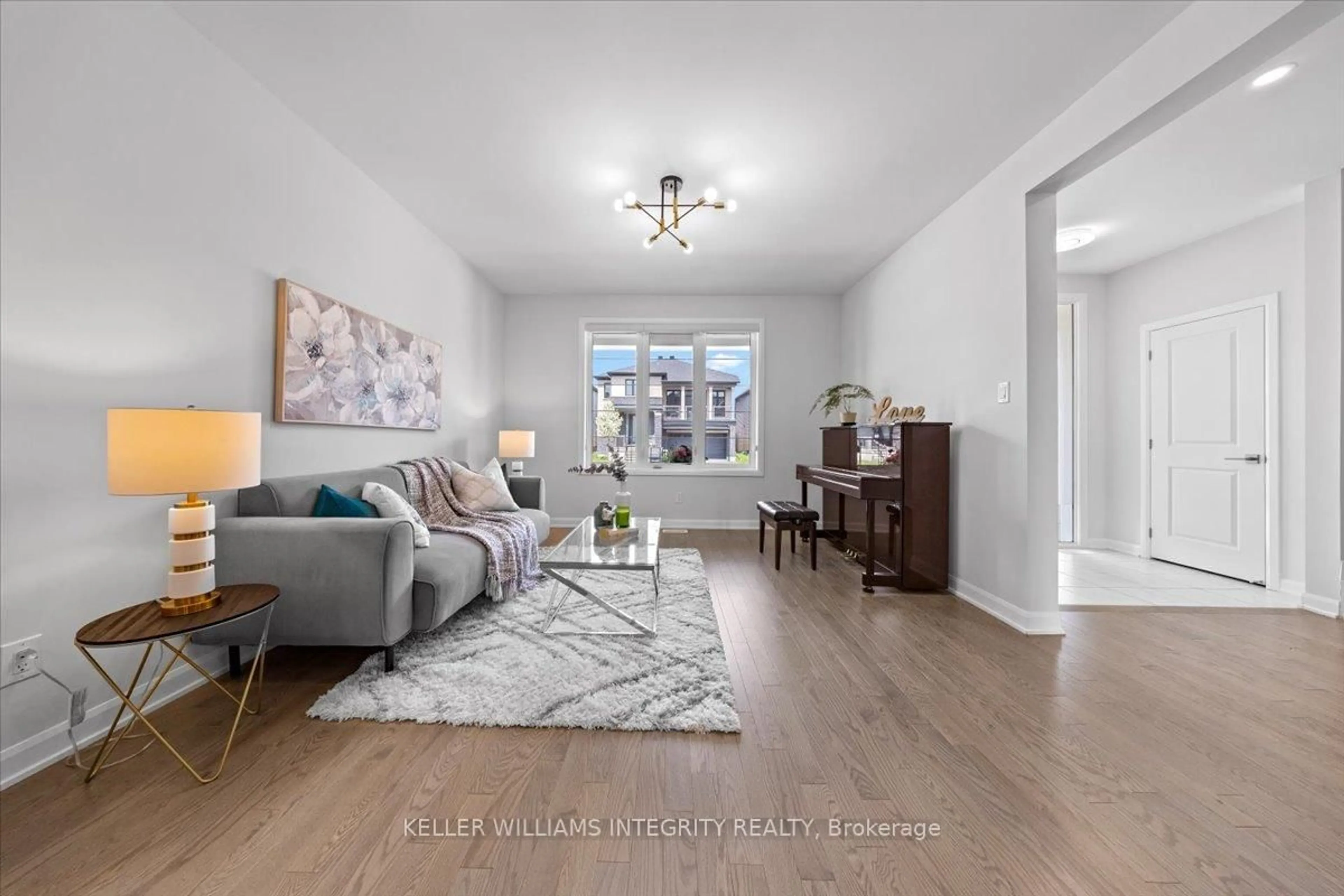 Living room with furniture, unknown for 69 Ascari Rd, Manotick Ontario K4M 0M5