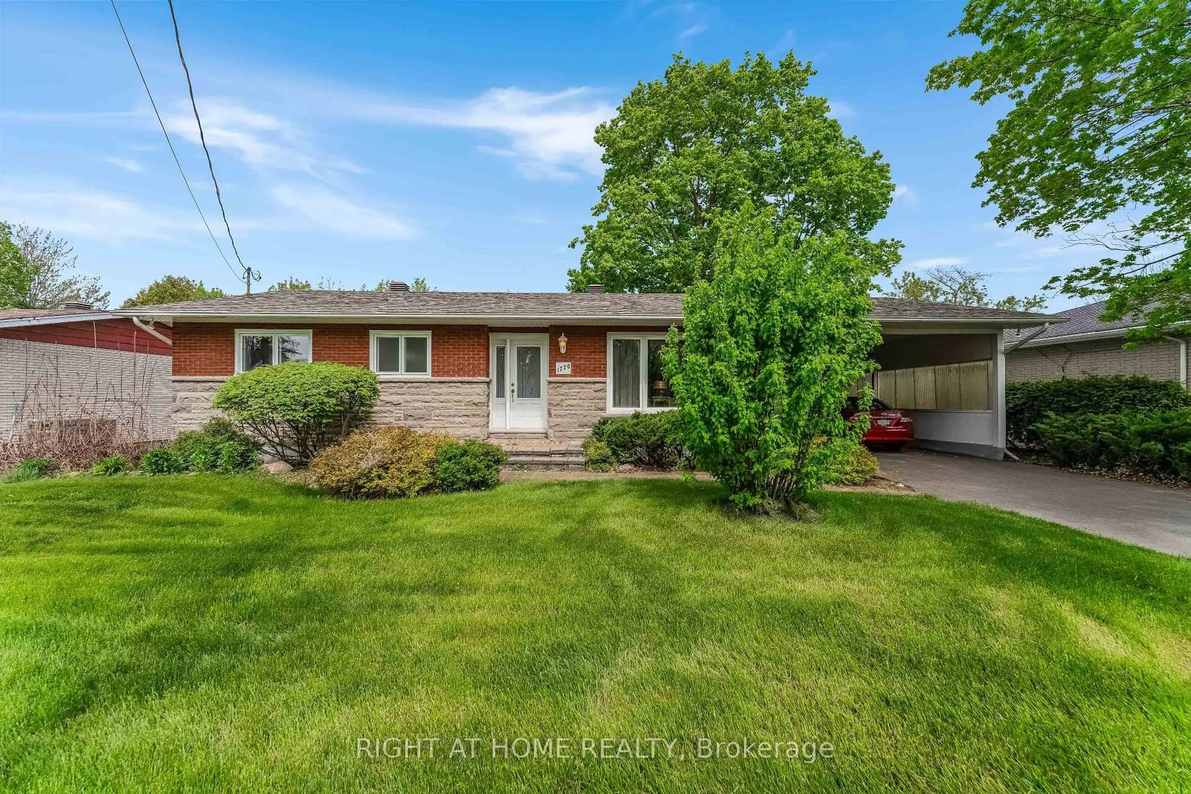 A pic from outside/outdoor area/front of a property/back of a property/a pic from drone, street for 1770 Chene St, Clarence-Rockland Ontario K4K 1L4