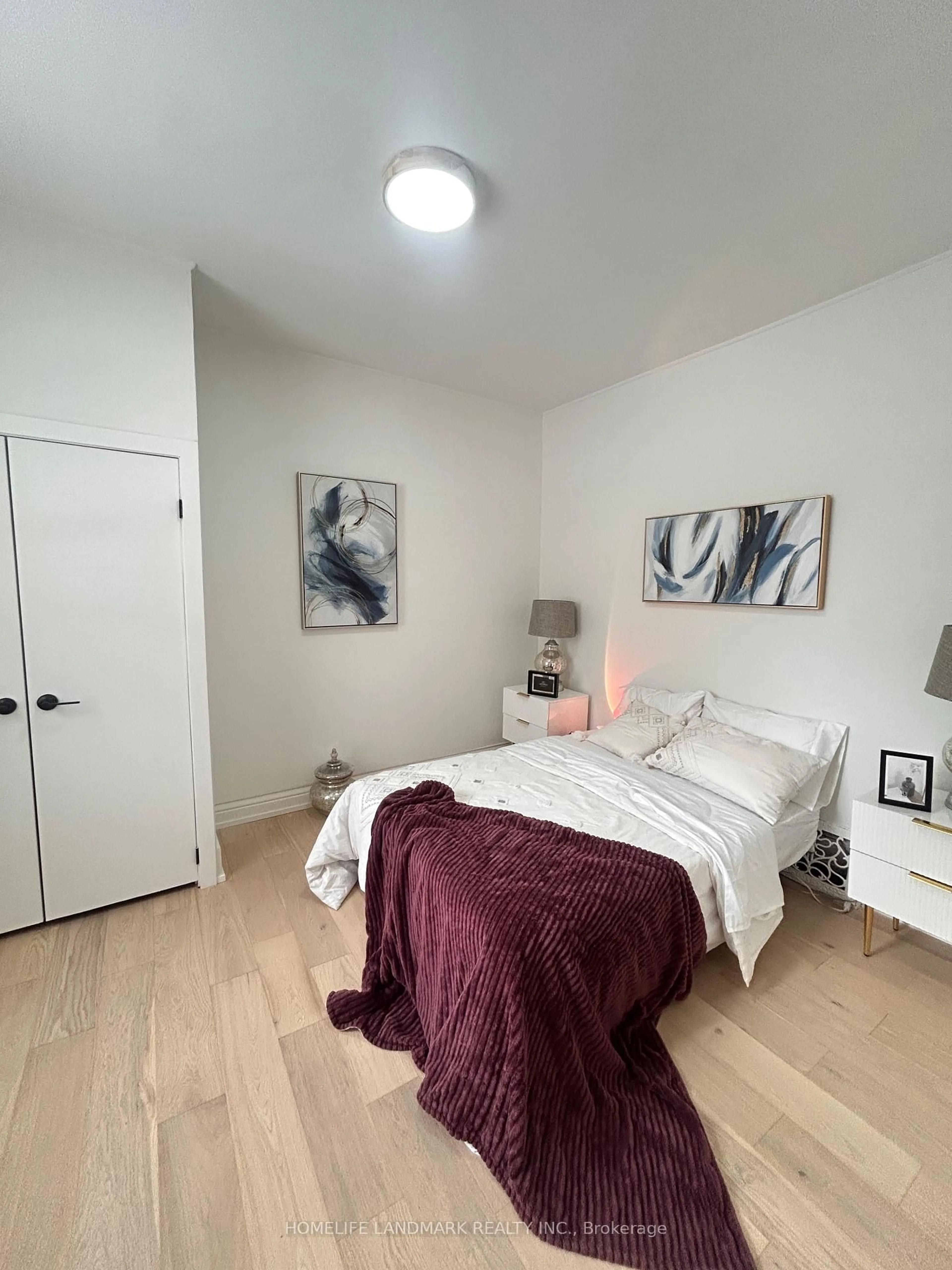 A pic of a room for 130 Langarth St, London South Ontario N6C 1Z5