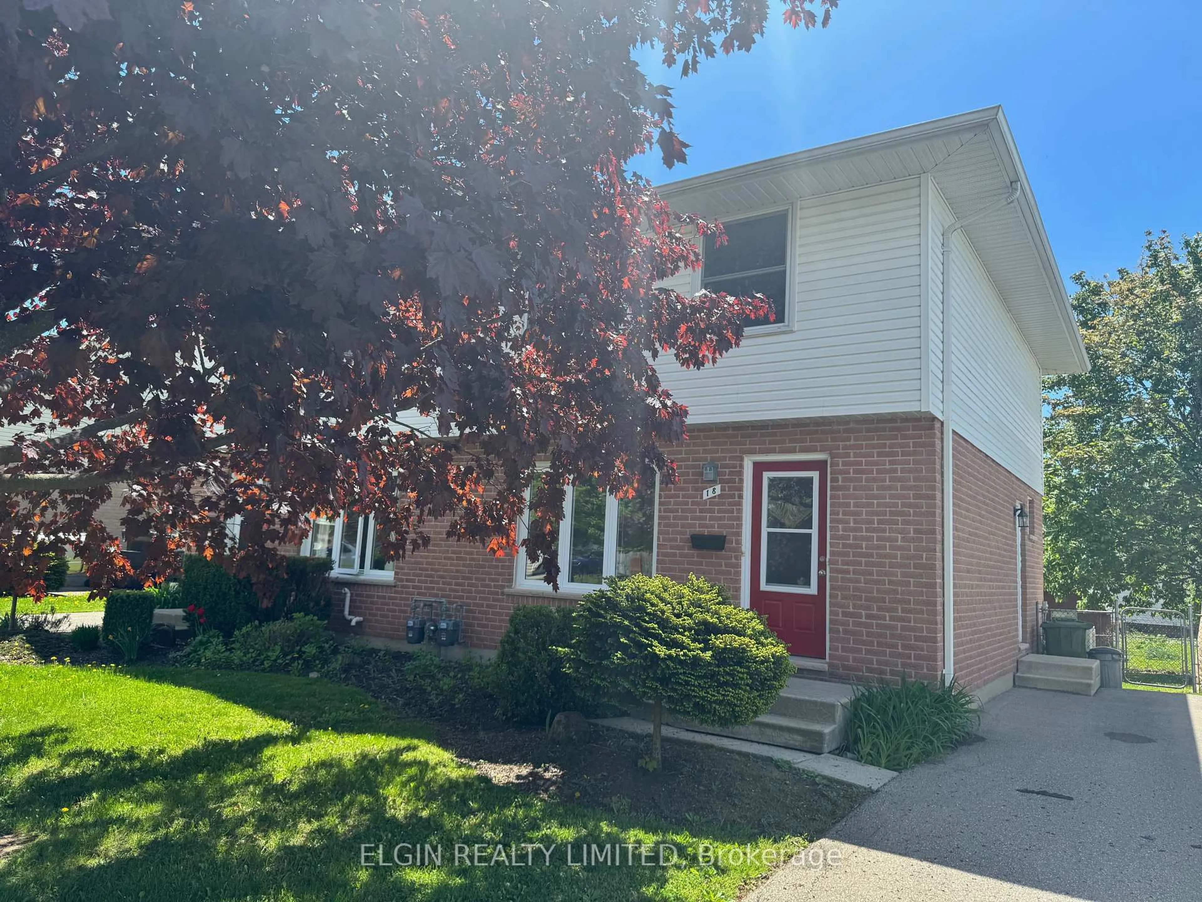 Home with brick exterior material, street for 18 Vanier Pl, St. Thomas Ontario N5R 5P8