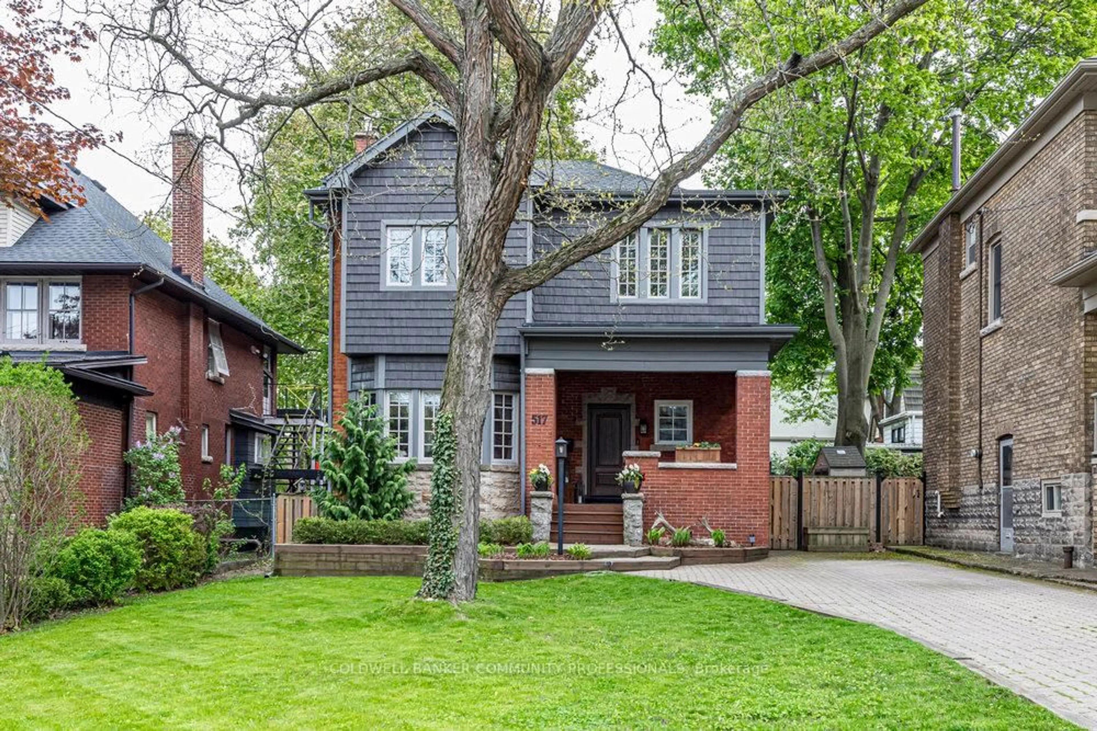 Home with brick exterior material, street for 517 Dundurn St, Hamilton Ontario L8P 4M2
