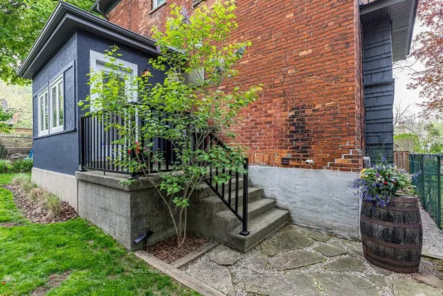 Additional property image - 517 Dundurn St
