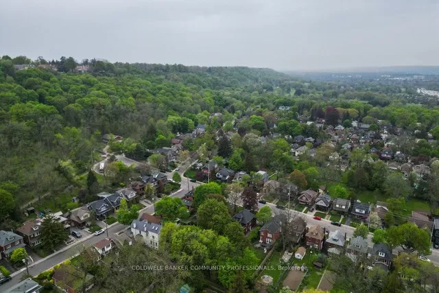 Additional property image - 517 Dundurn St