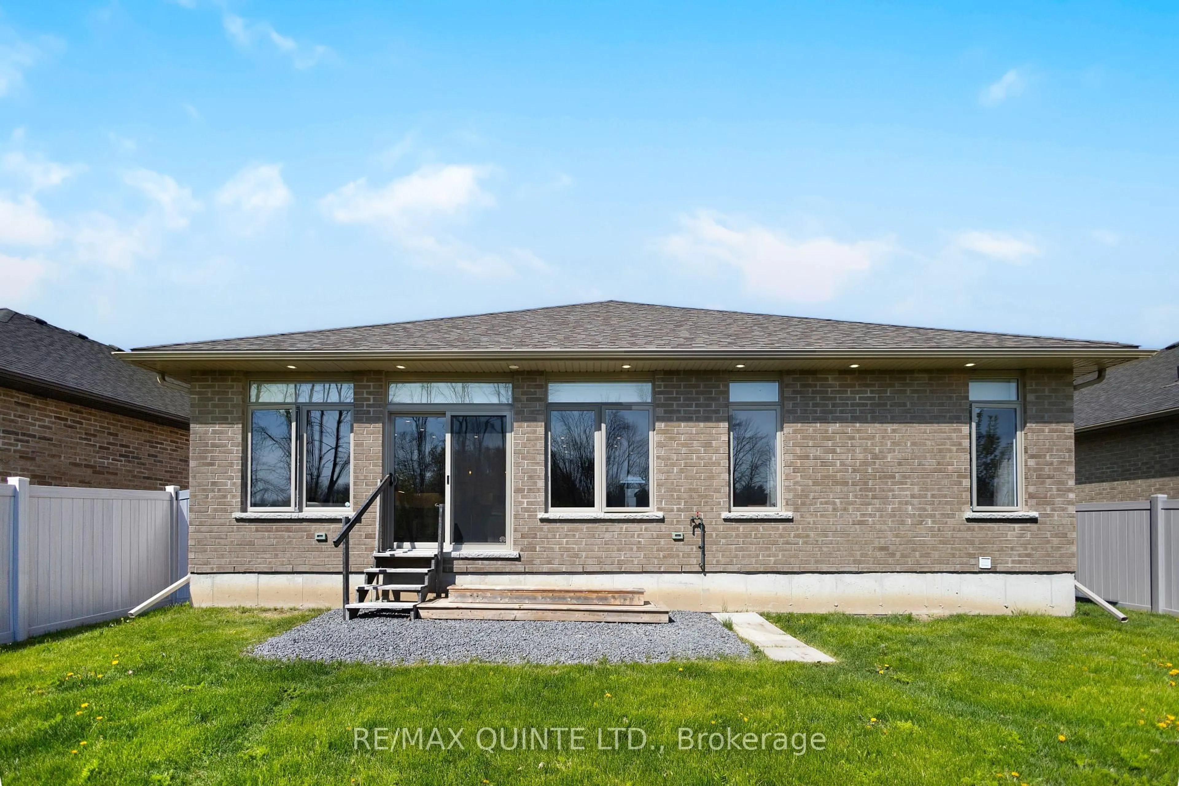 Home with brick exterior material, building for 186 Cherrywood Pkwy, Greater Napanee Ontario K7R 0E2