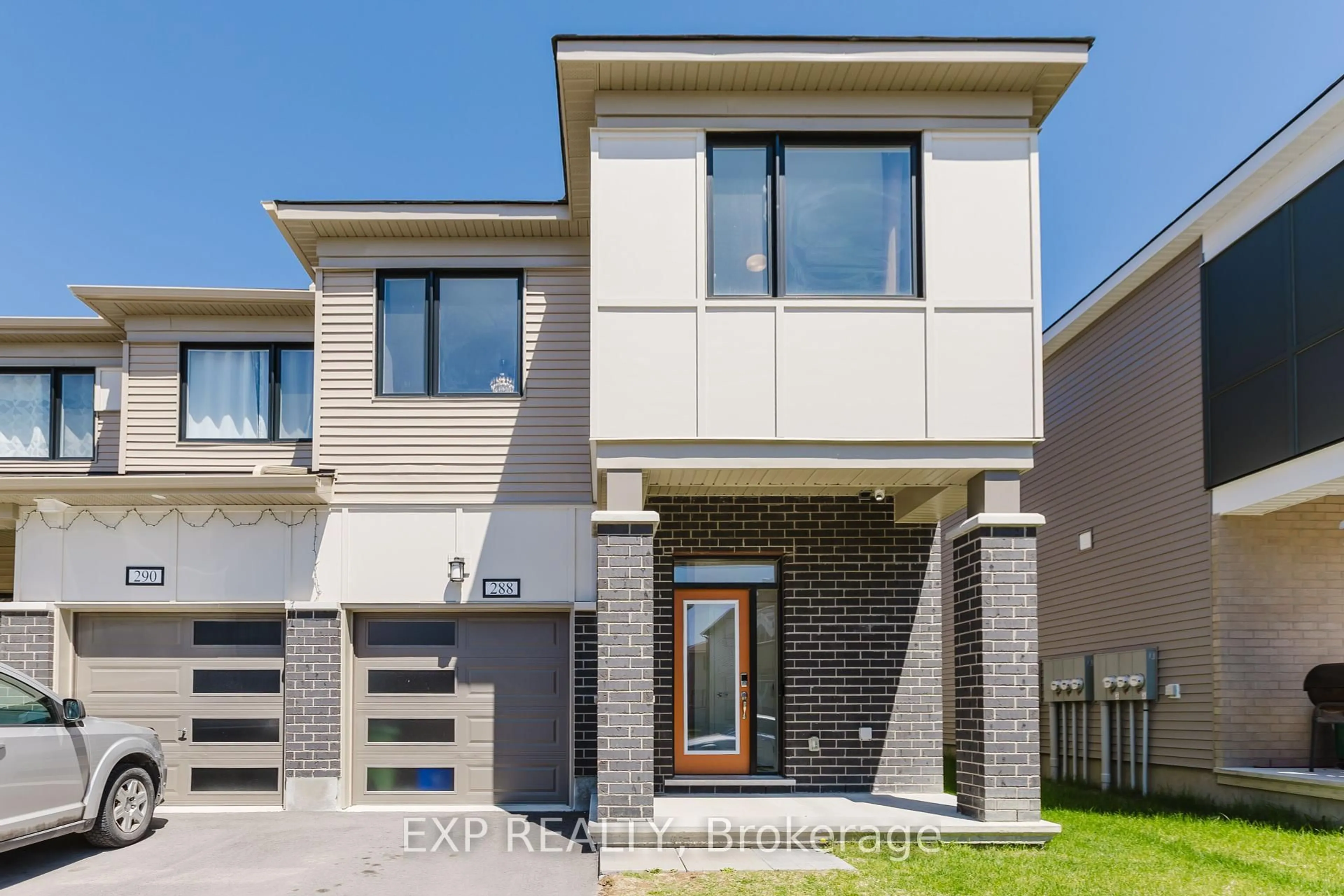 Home with brick exterior material, street for 288 Billrian Cres, Stittsville Ontario K2S 3A4