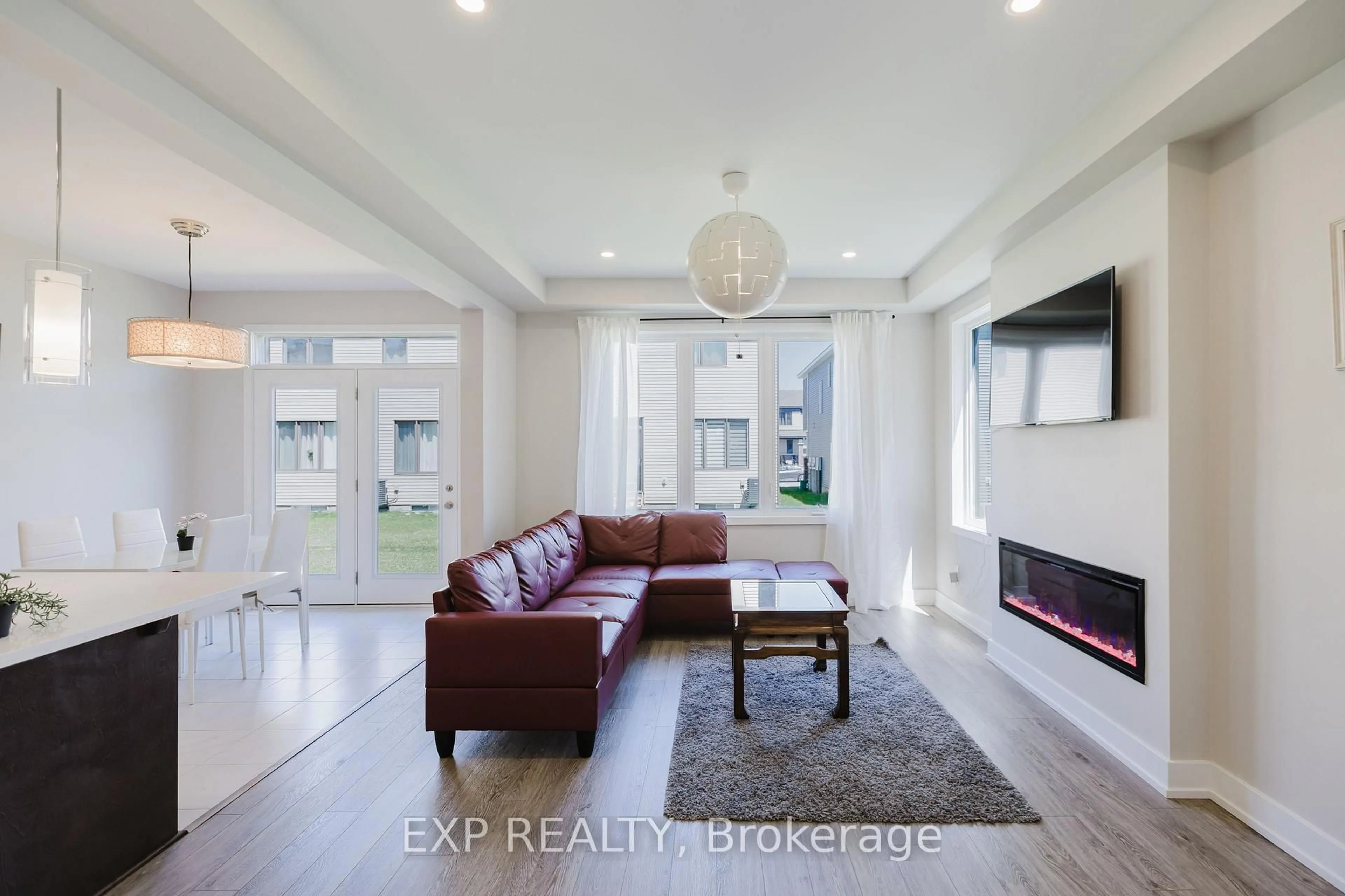 Living room with furniture, unknown for 288 Billrian Cres, Stittsville Ontario K2S 3A4