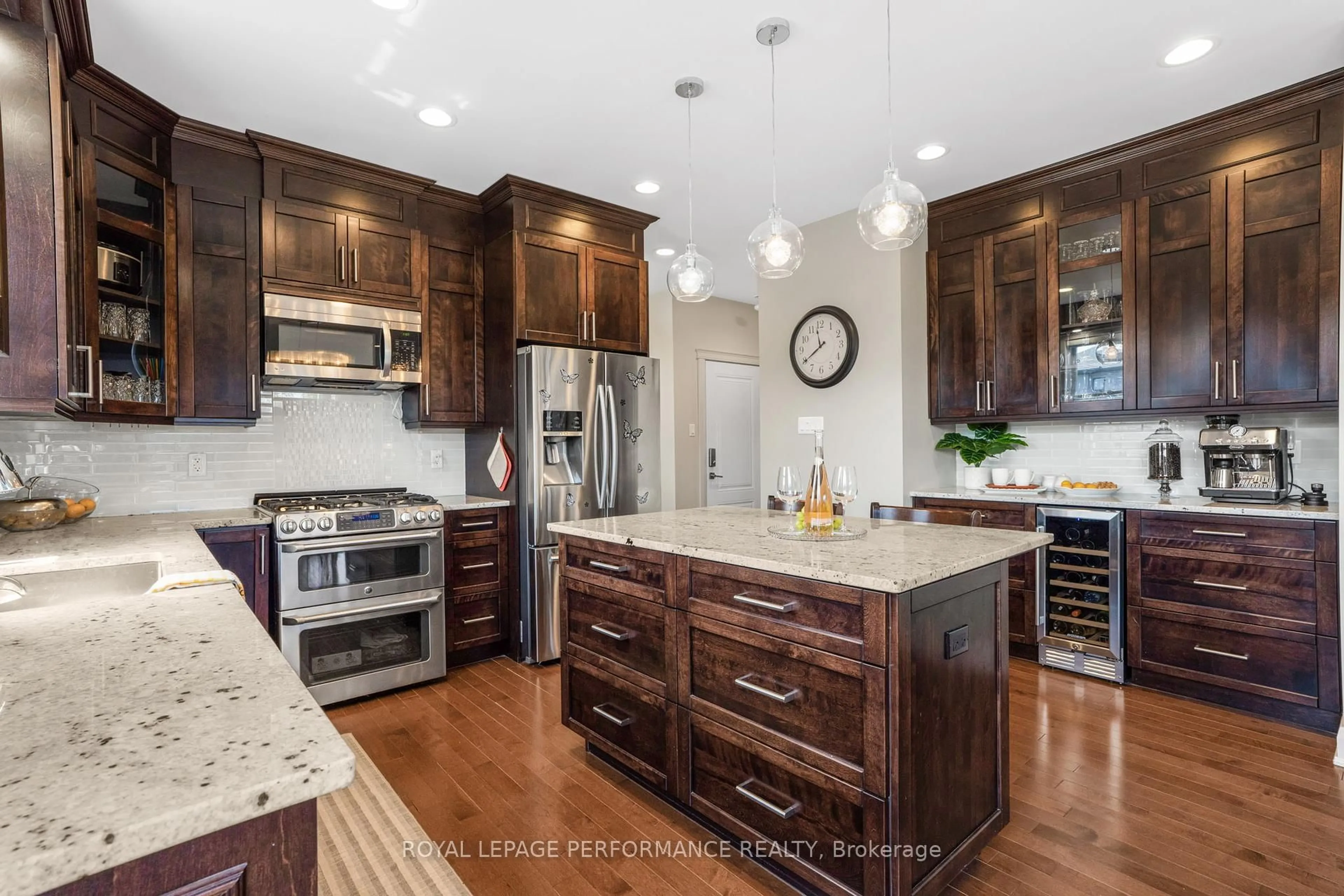 Contemporary kitchen, unknown for 353 Trillium Circ, Alfred and Plantagenet Ontario K0A 3K0