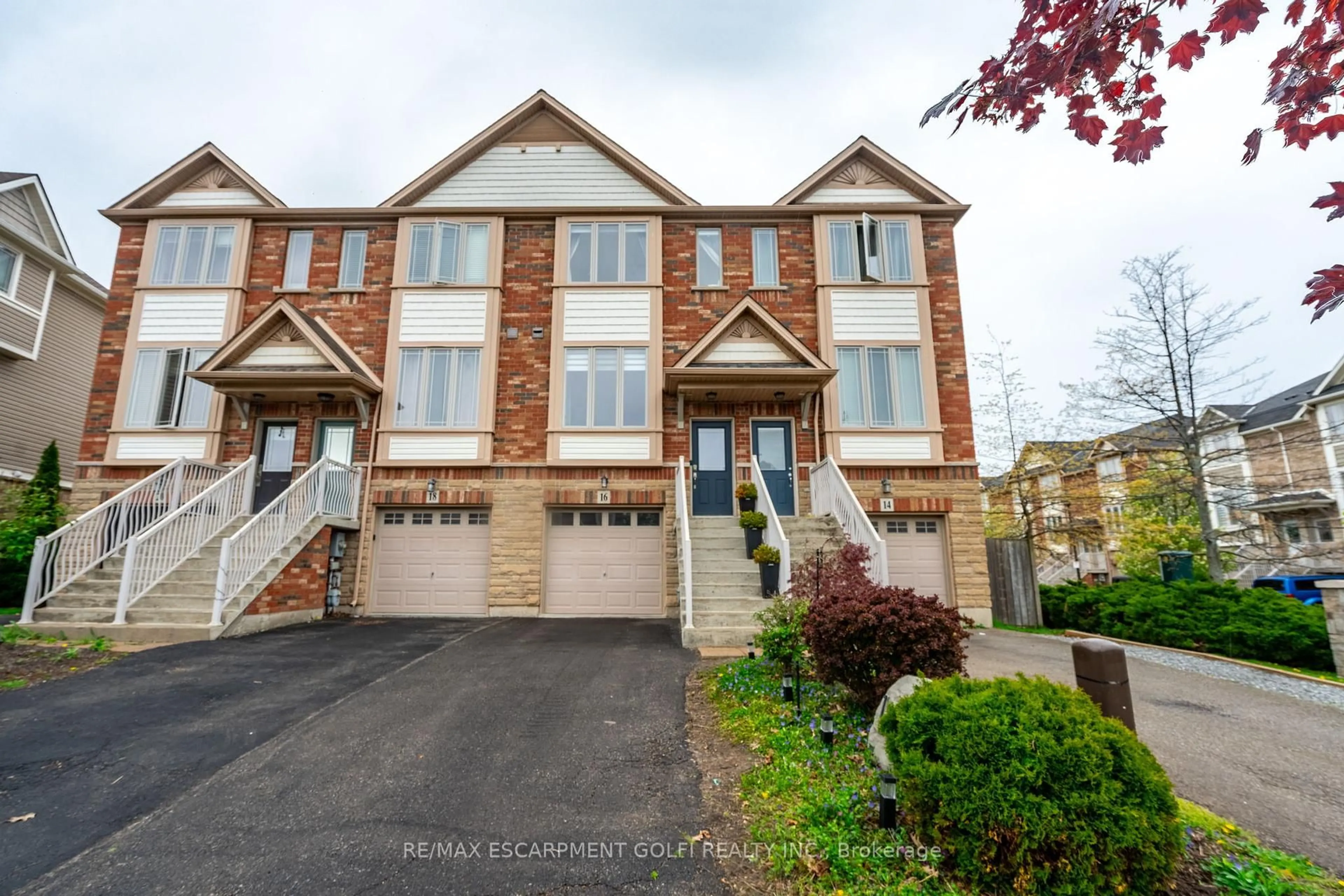 Unknown for 16 Hemlock Way, Grimsby Ontario L3M 0A7
