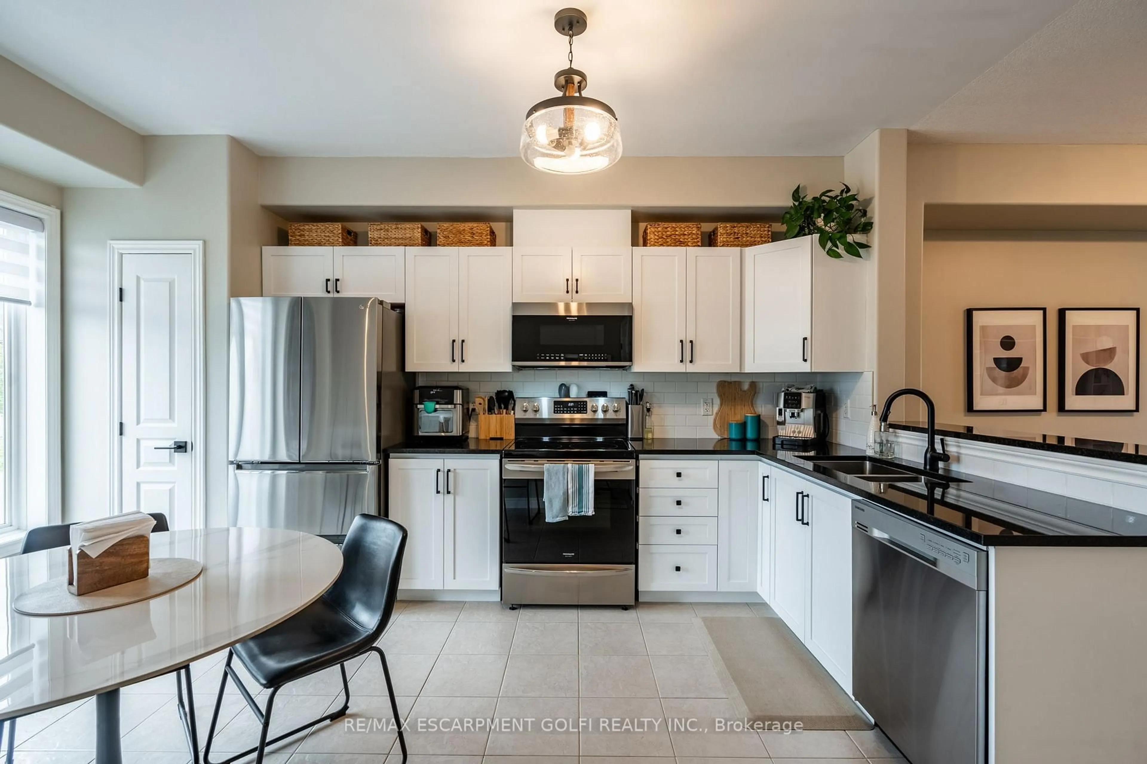 Open concept kitchen, ceramic/tile floor for 16 Hemlock Way, Grimsby Ontario L3M 0A7