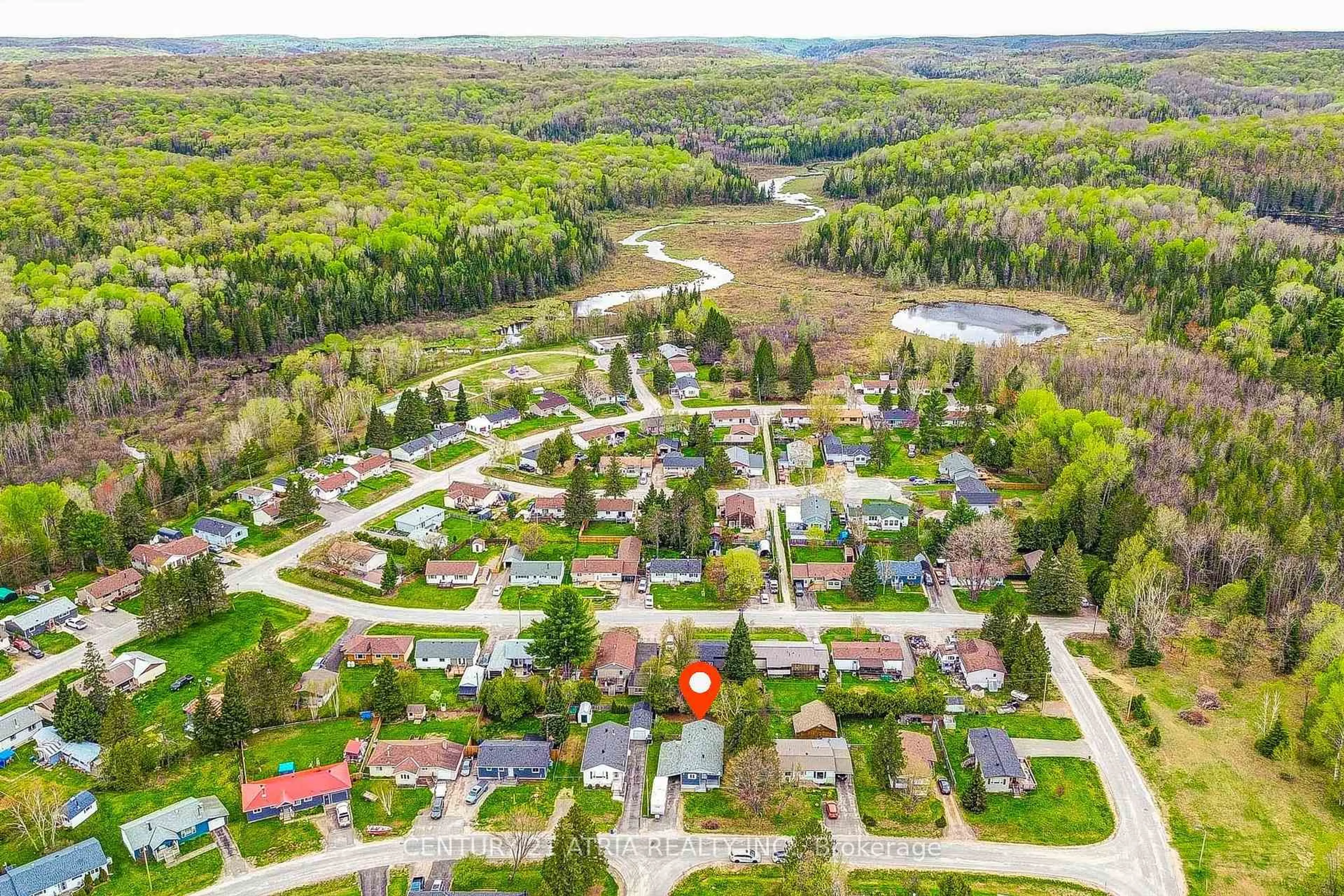 A pic from outside/outdoor area/front of a property/back of a property/a pic from drone, unknown for 36 Great Oak St, Highlands East Ontario K0L 1M0