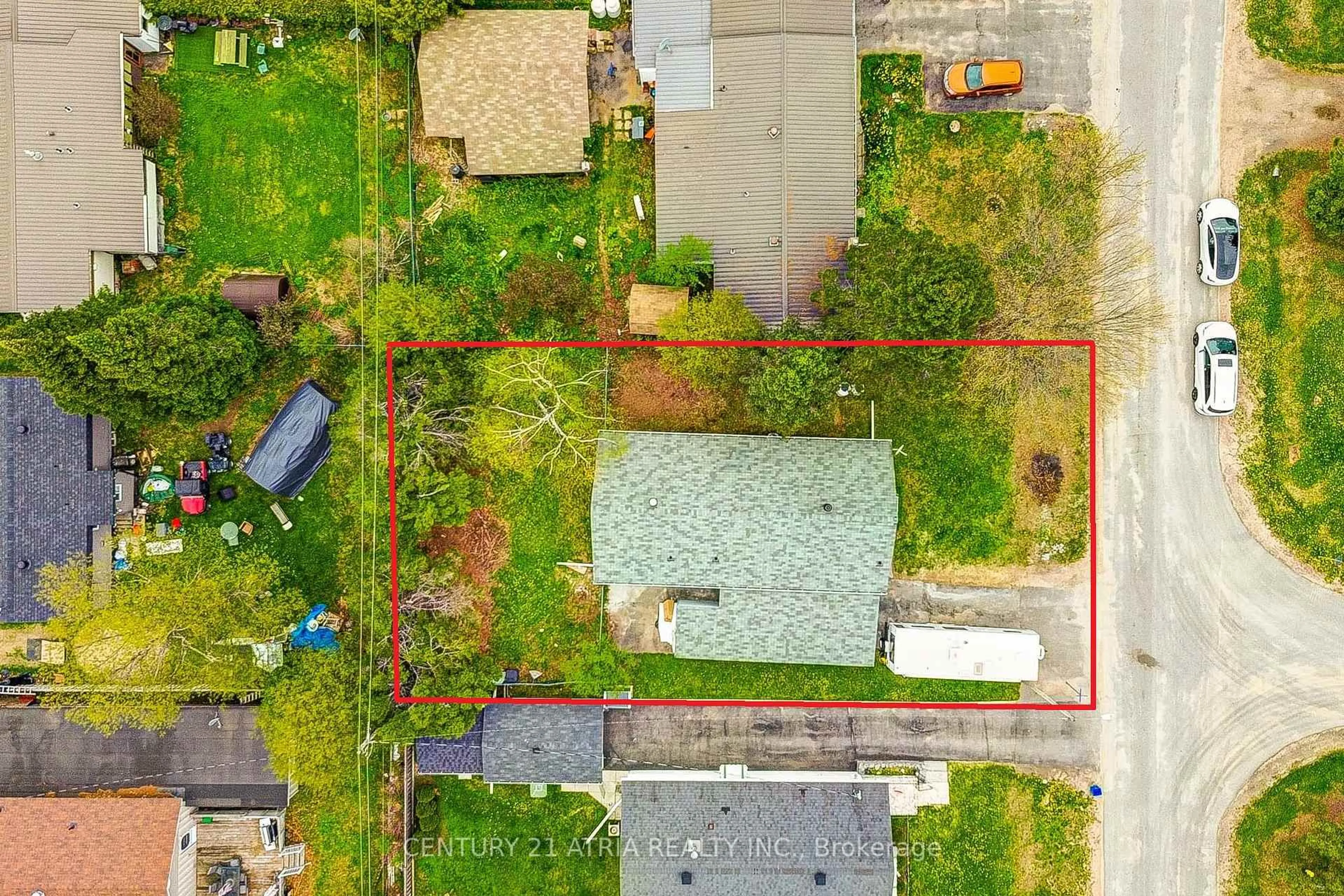A pic from outside/outdoor area/front of a property/back of a property/a pic from drone, street for 36 Great Oak St, Highlands East Ontario K0L 1M0