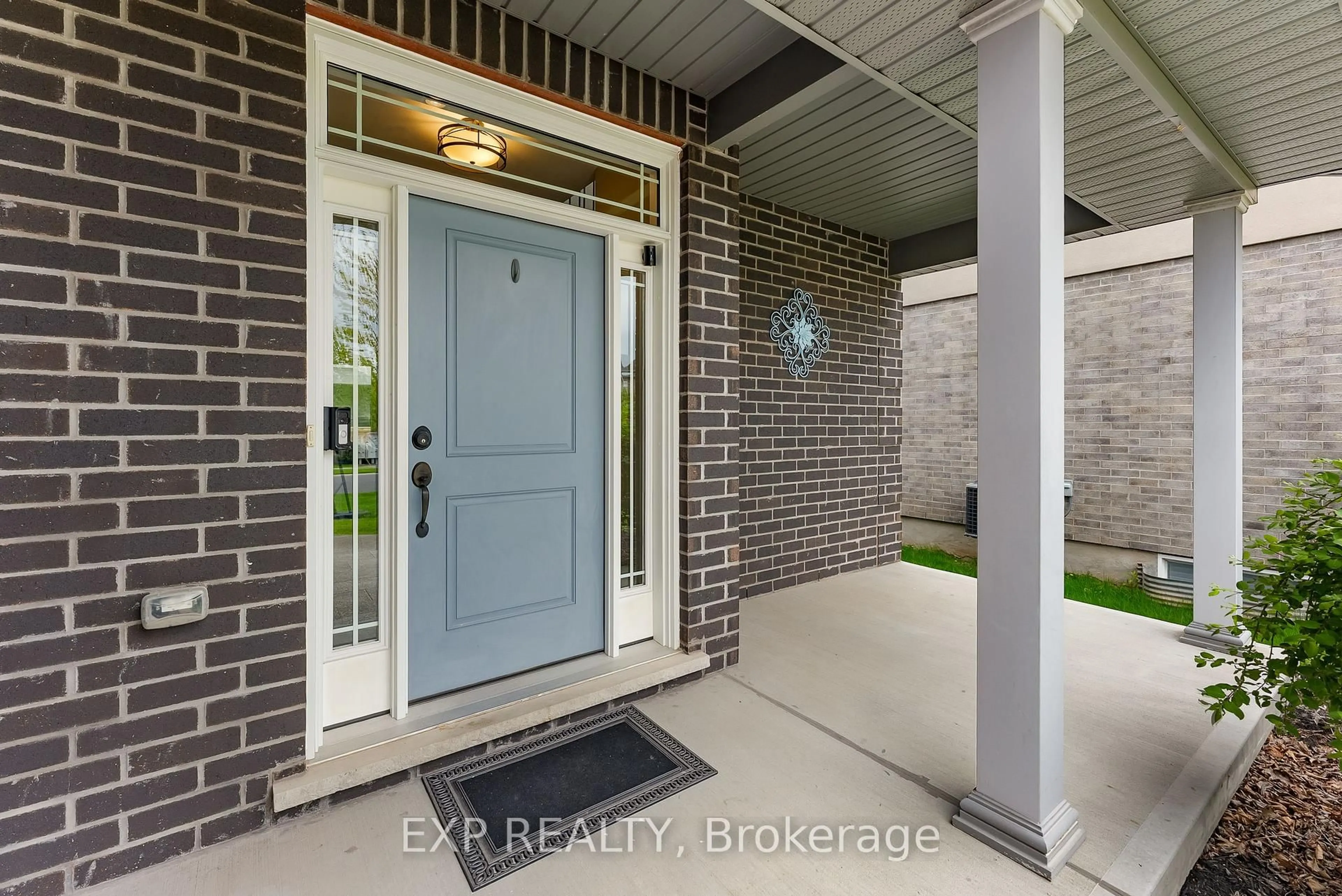 Indoor entryway for 9345 Eagle Ridge Dr, Niagara Falls Ontario L2H 0G3