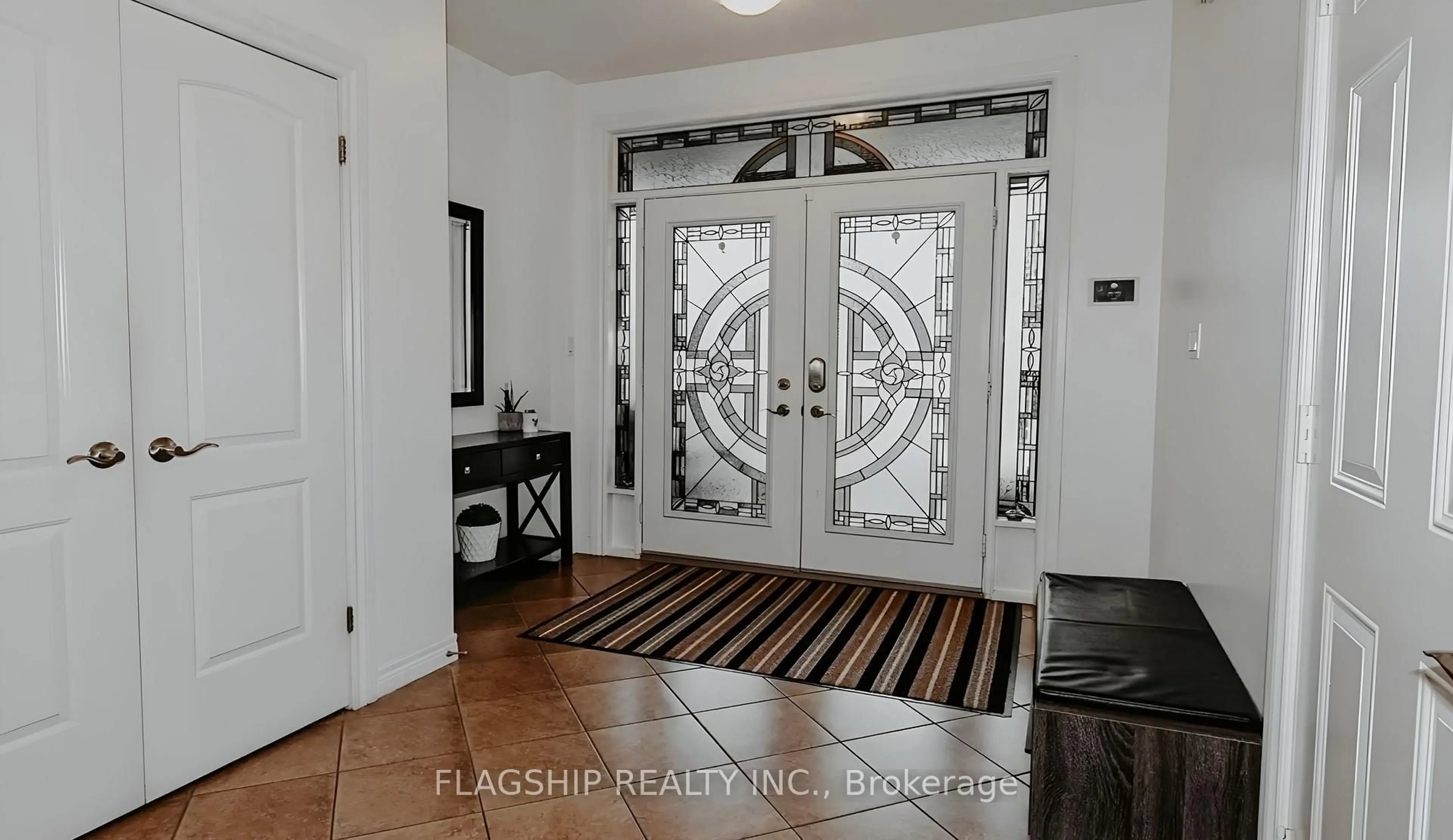 Indoor entryway for 44 Alden St, Hamilton Ontario L0R 1P0