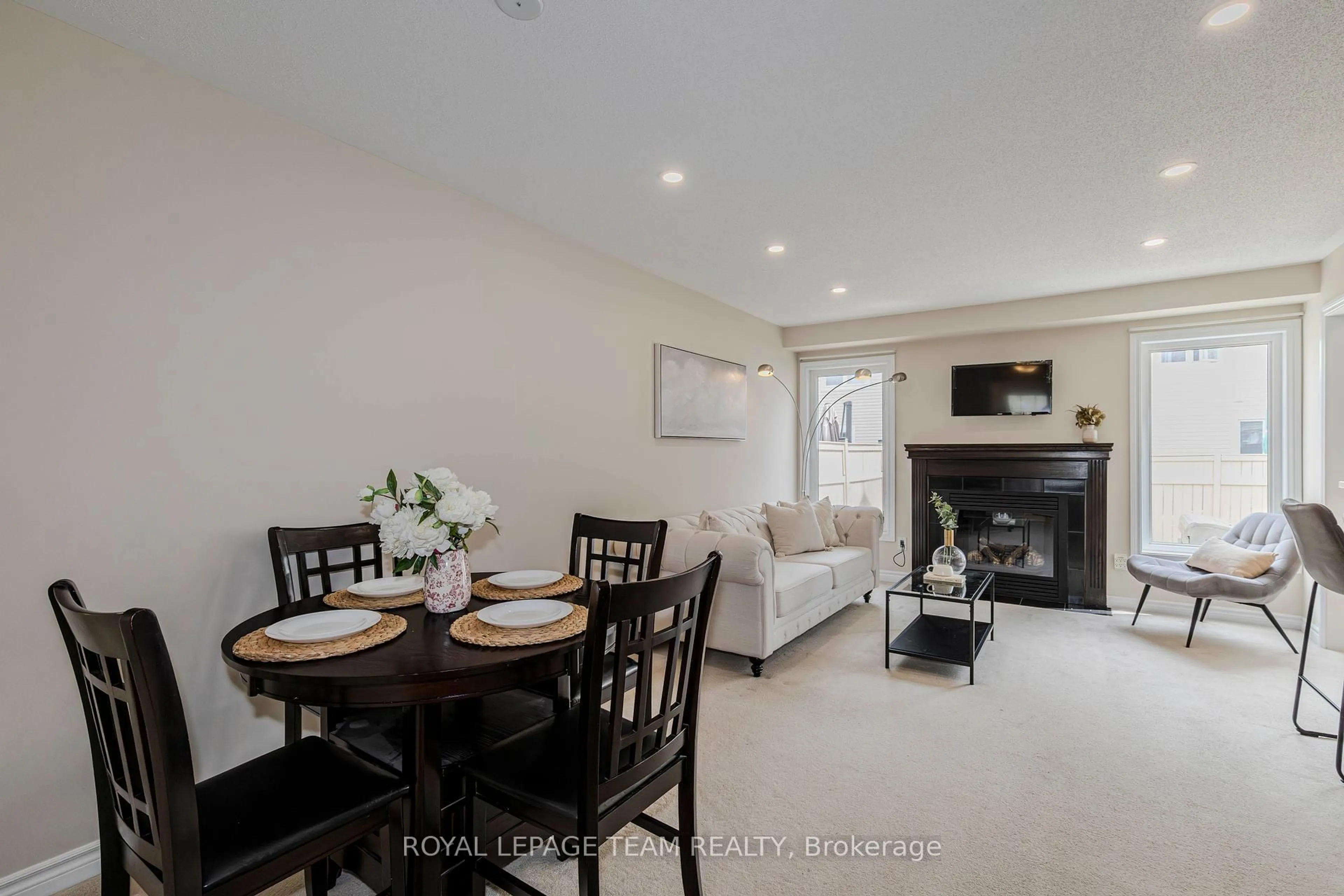 Living room with furniture, unknown for 466 Meadowhawk Cres, Ottawa Ontario K2J 5W7