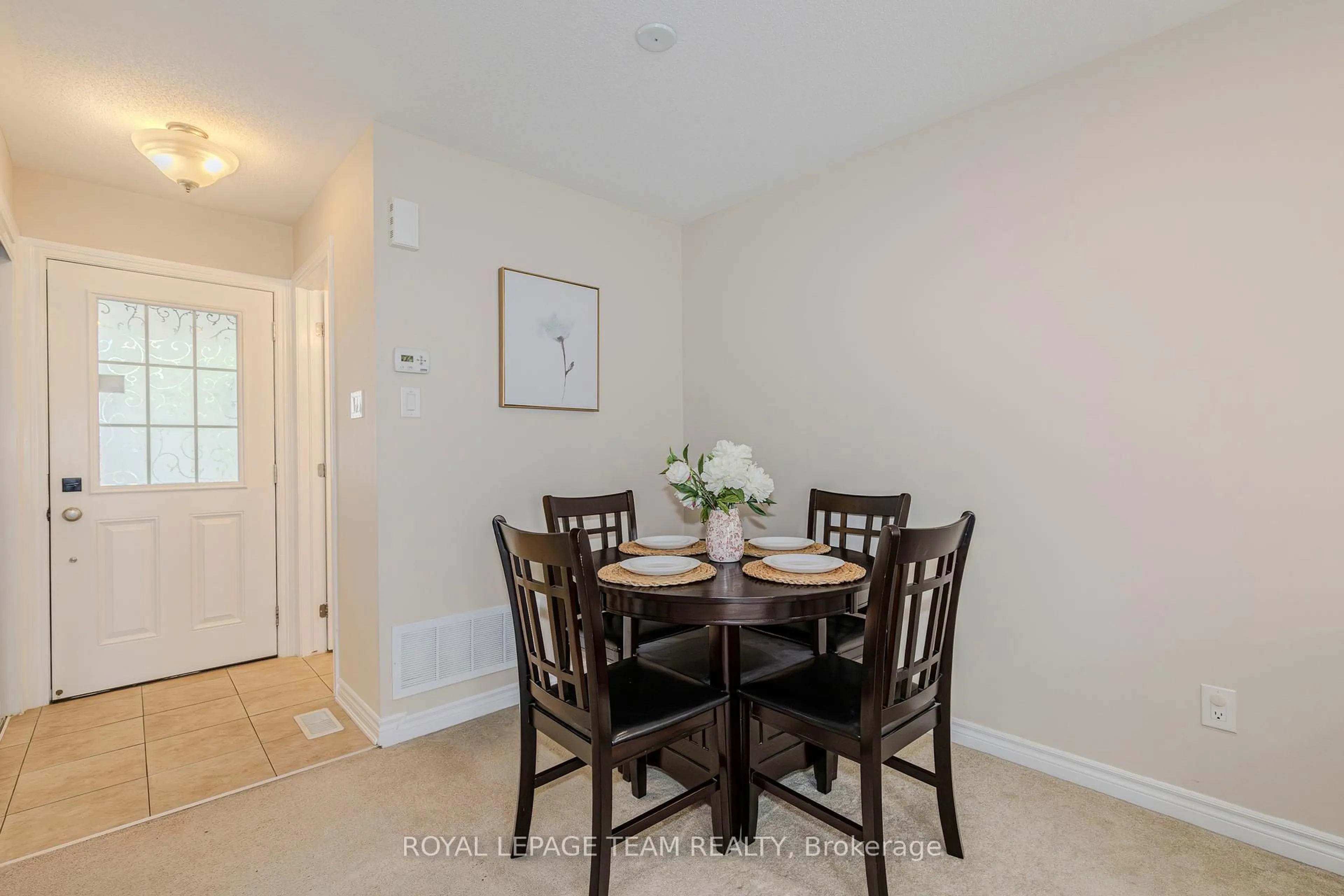 Dining room, unknown for 466 Meadowhawk Cres, Ottawa Ontario K2J 5W7