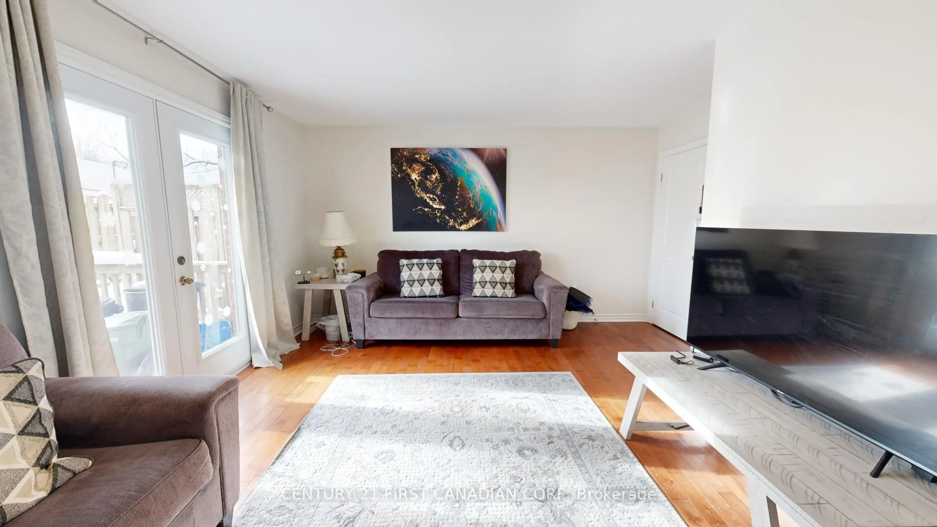 Living room with furniture, unknown for 20 Kernohan Pkwy #6, London South Ontario N6J 4Y3
